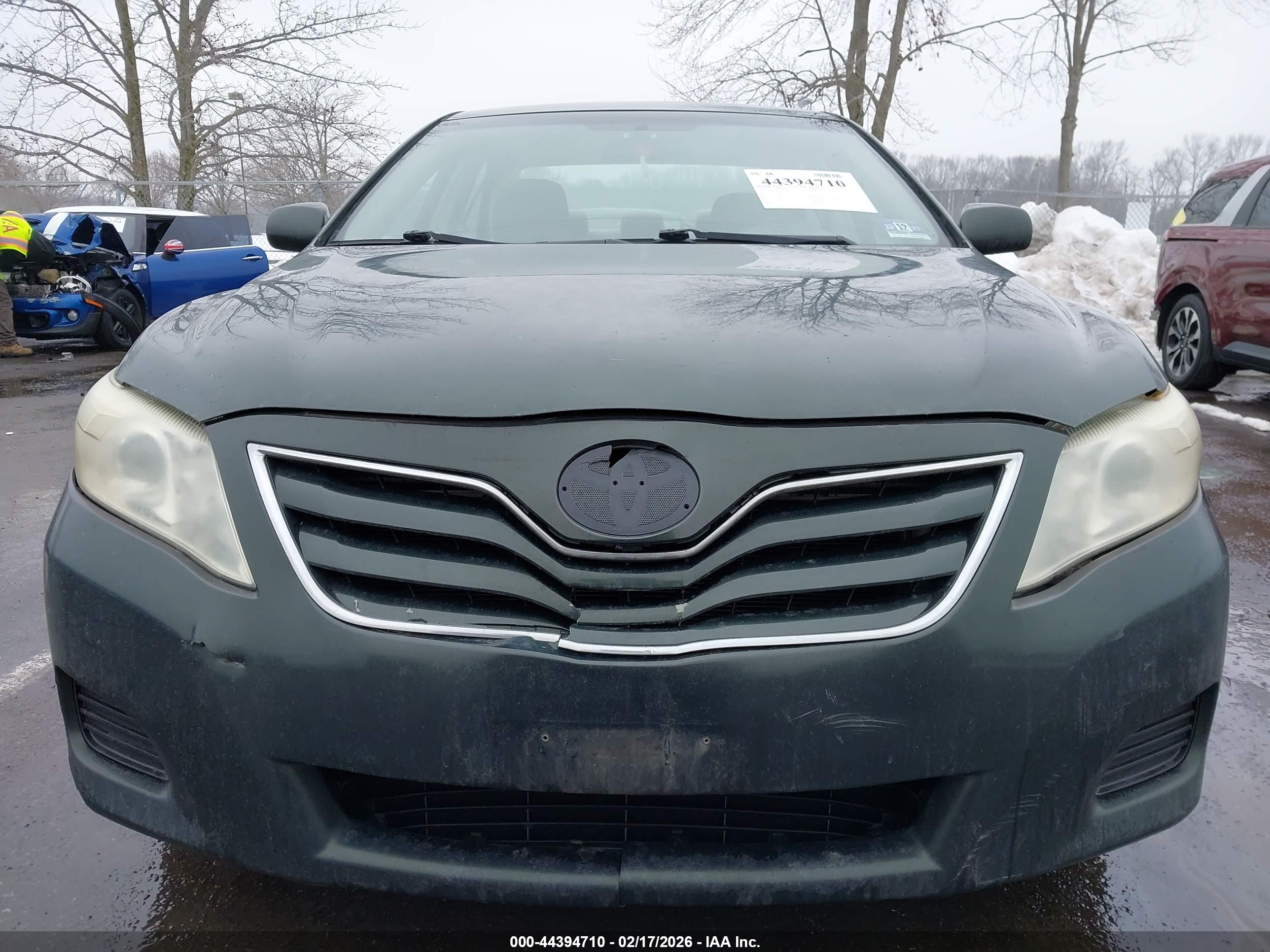TOYOTA CAMRY image 6