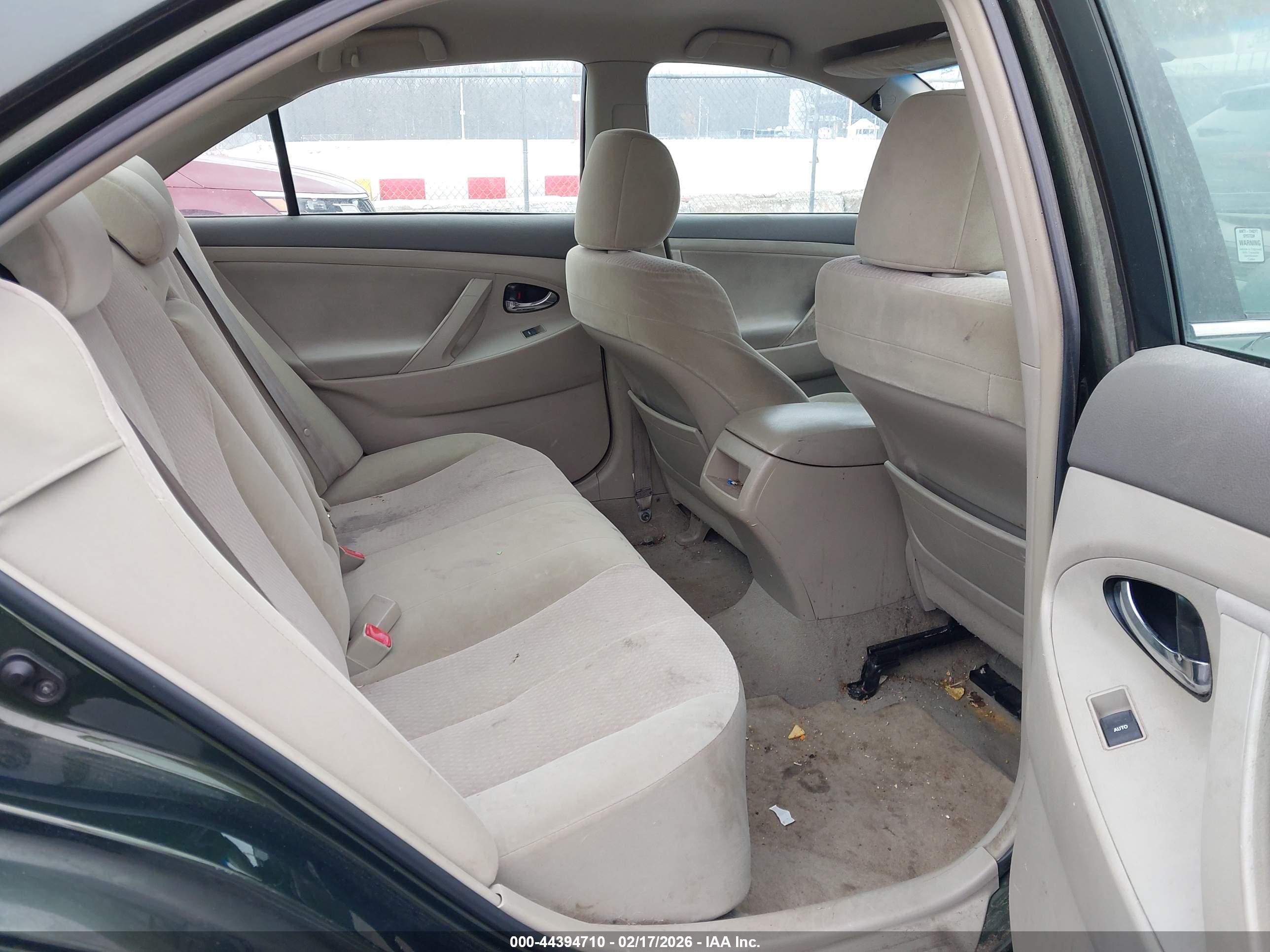 TOYOTA CAMRY image 8