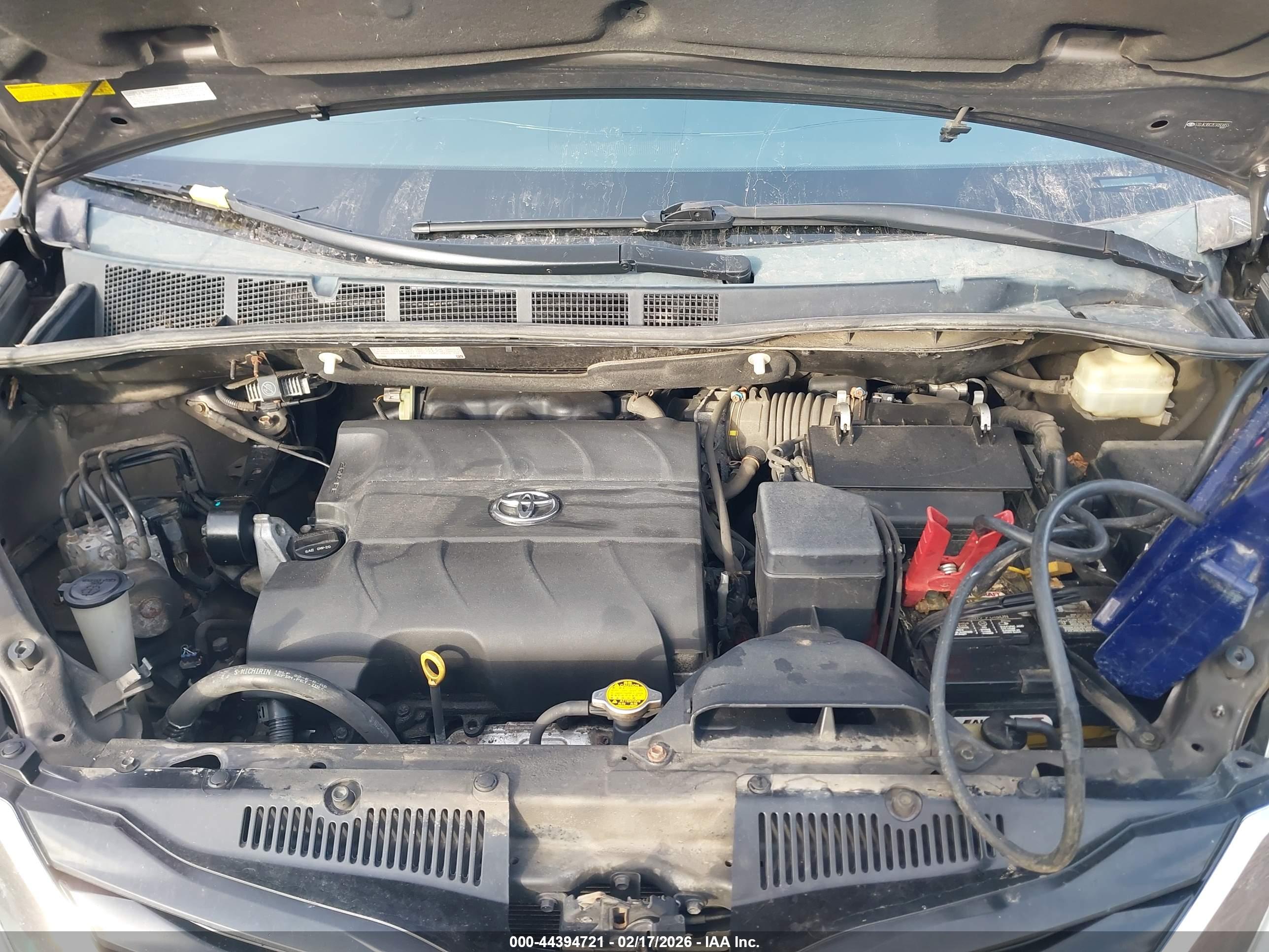 TOYOTA SIENNA image 10
