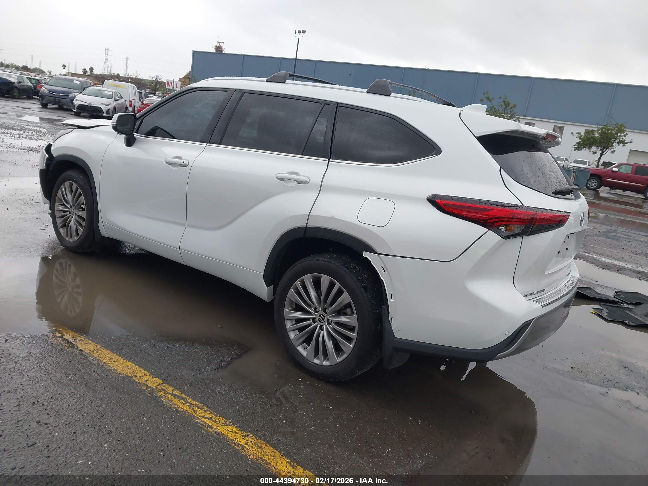 TOYOTA HIGHLANDER image 3