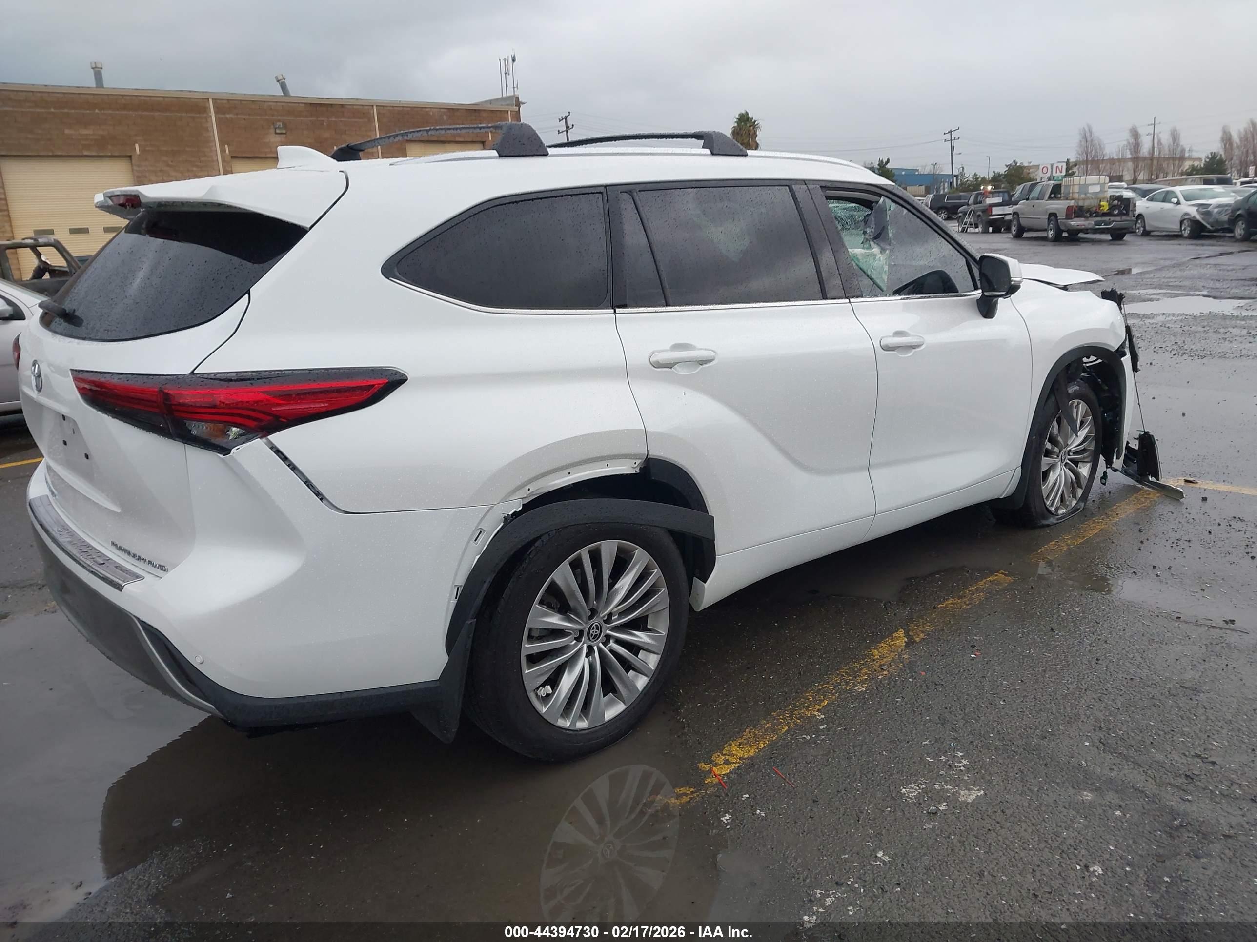 TOYOTA HIGHLANDER image 4
