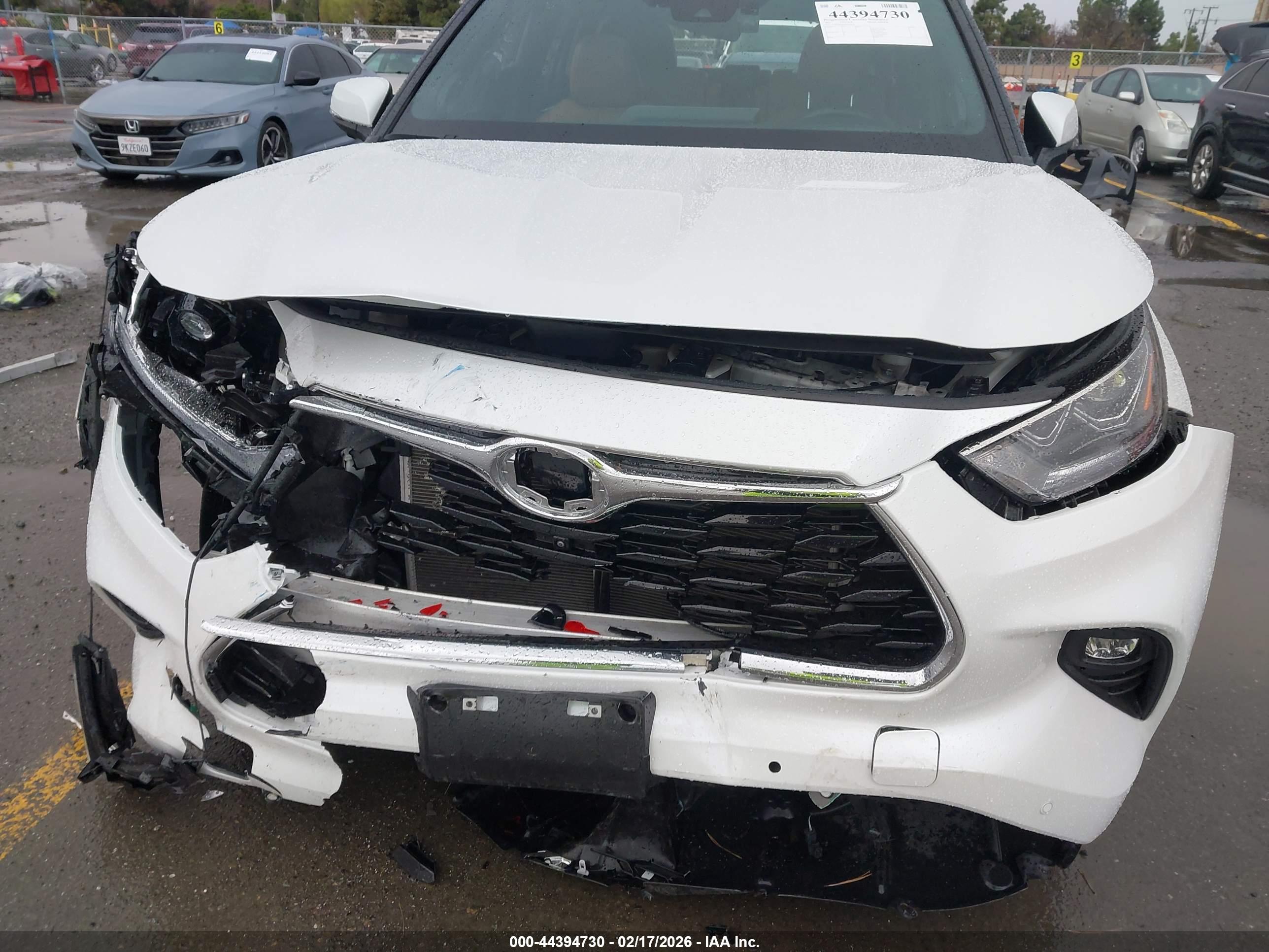 TOYOTA HIGHLANDER image 6