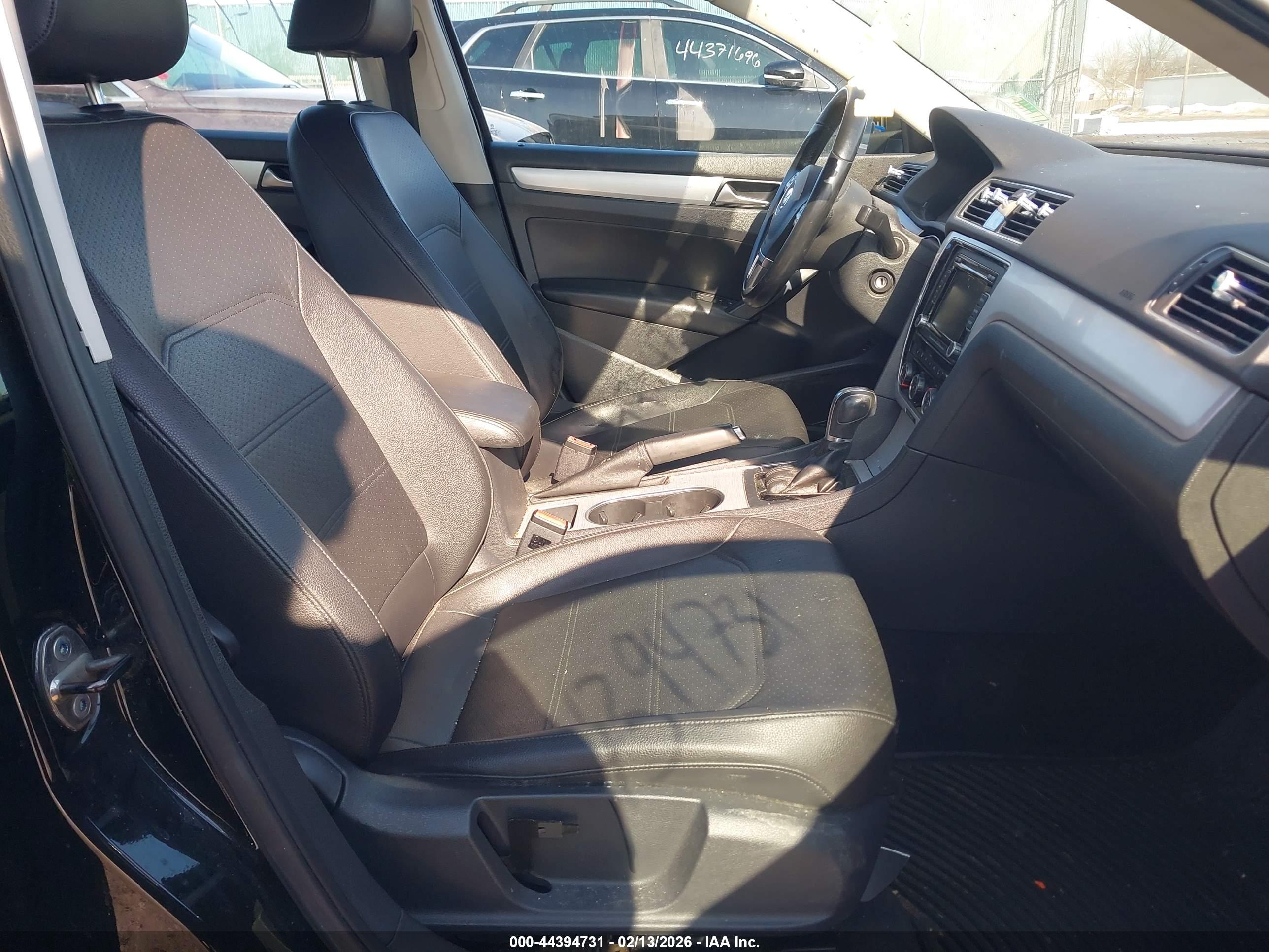 VOLKSWAGEN PASSAT image 5