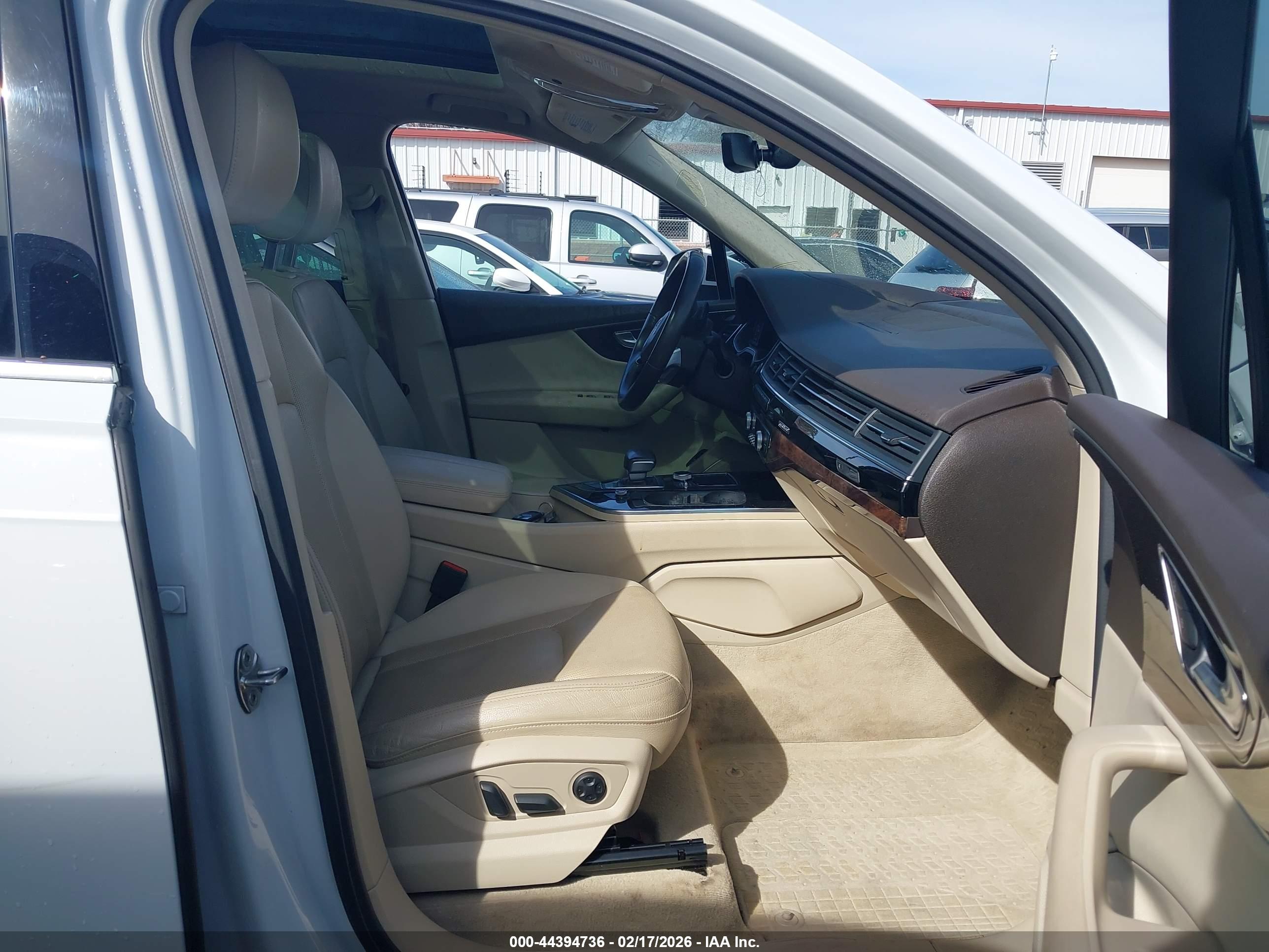 AUDI Q7 image 5