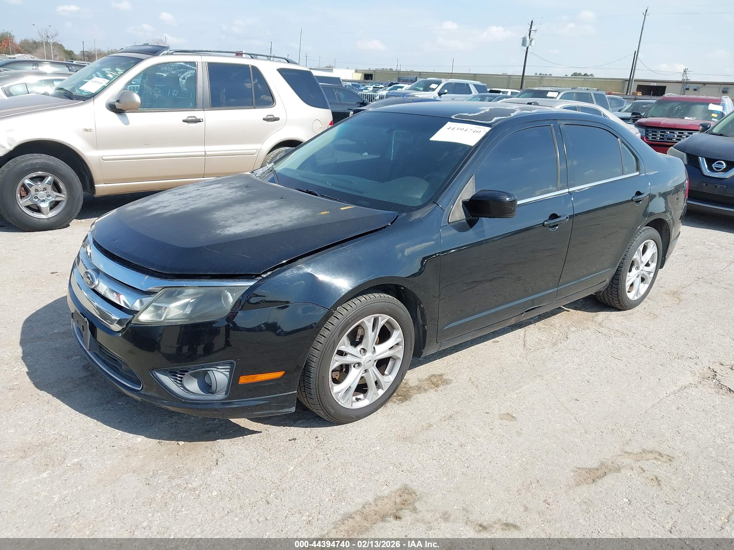 FORD FUSION image 2