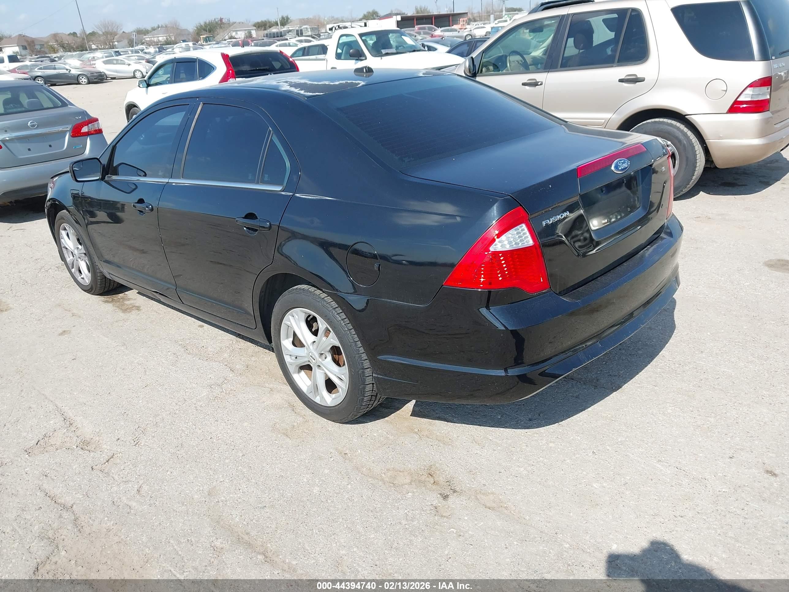 FORD FUSION image 3