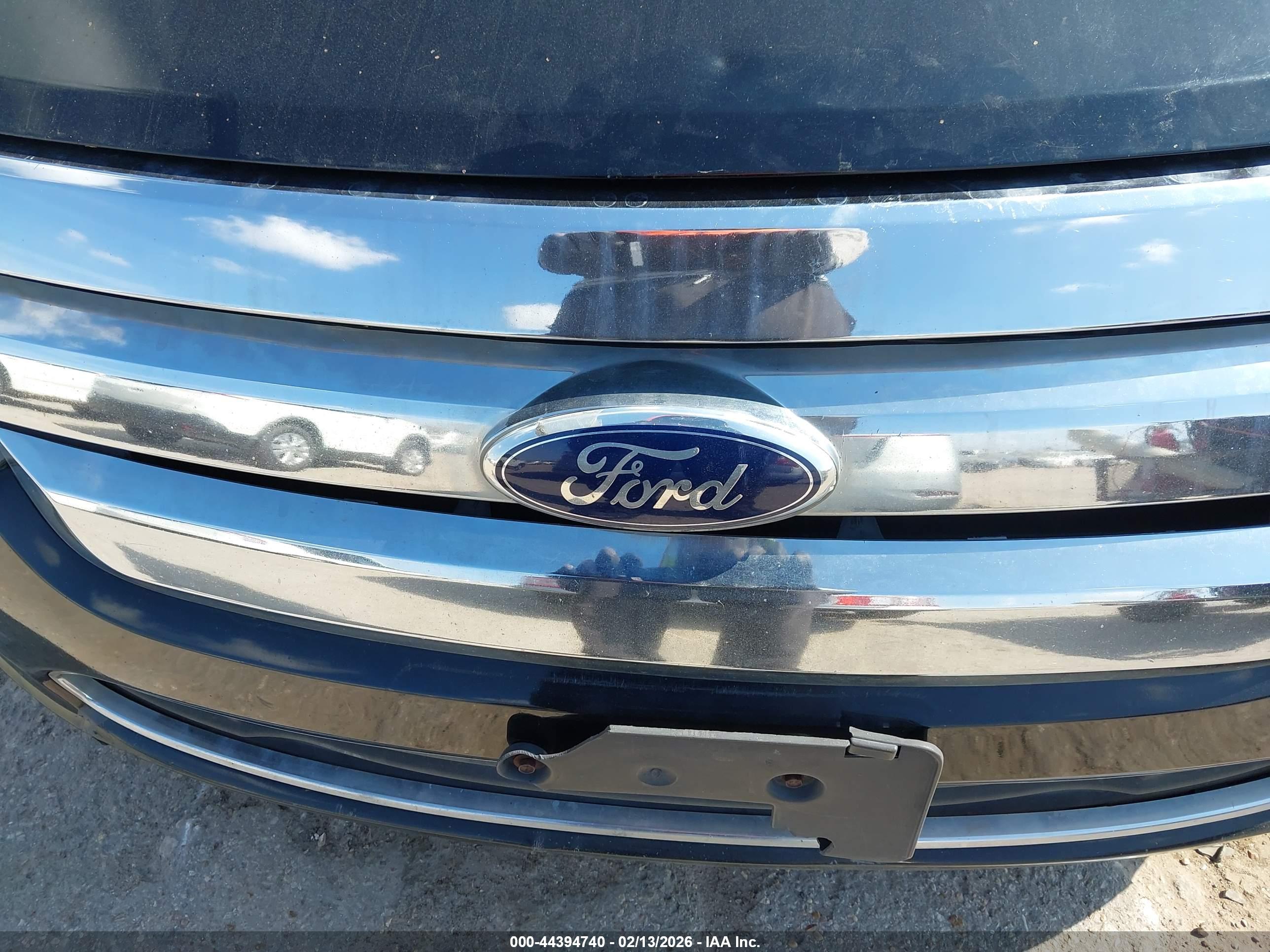 FORD FUSION image 6