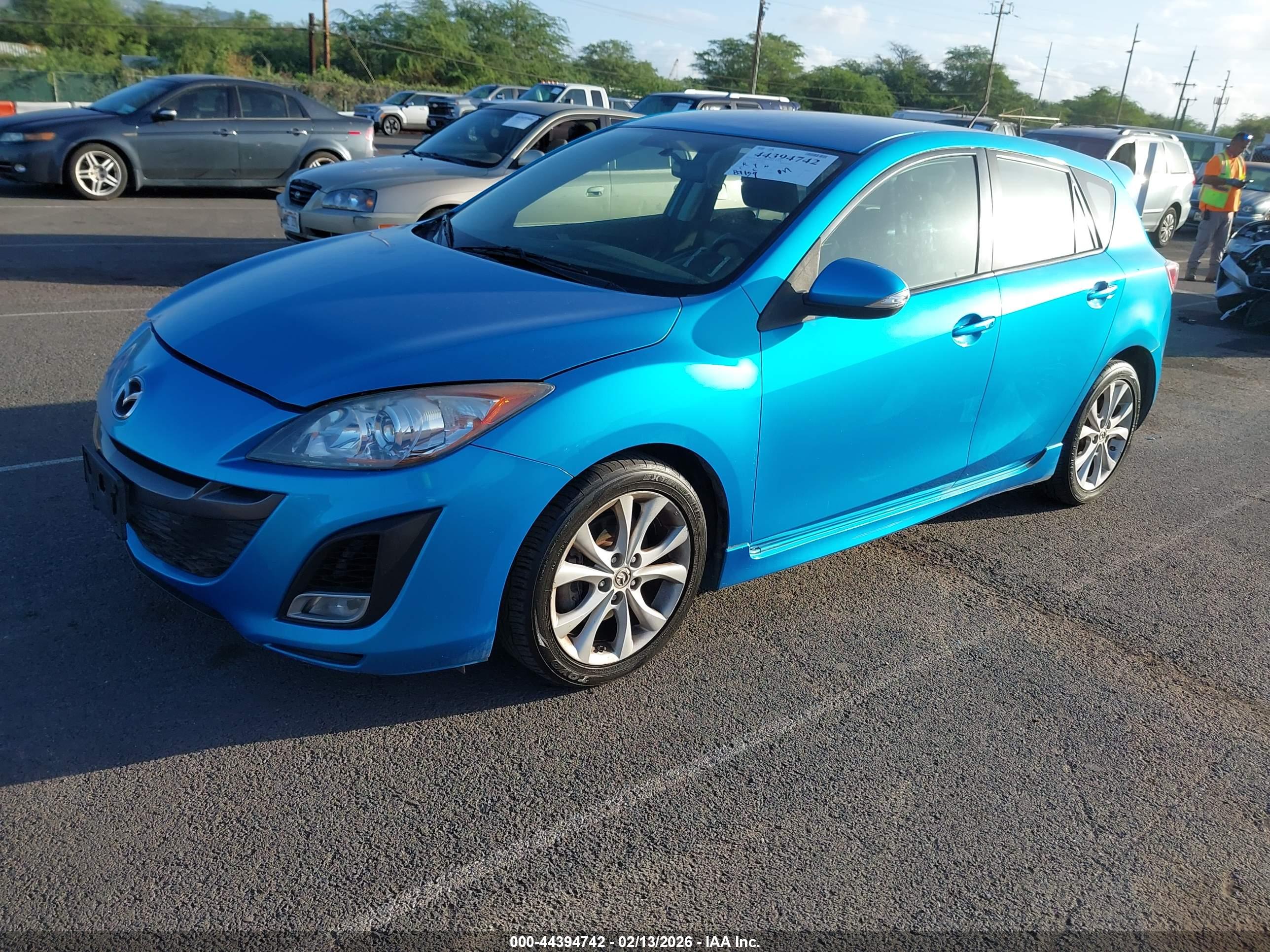 MAZDA MAZDA3 image 2