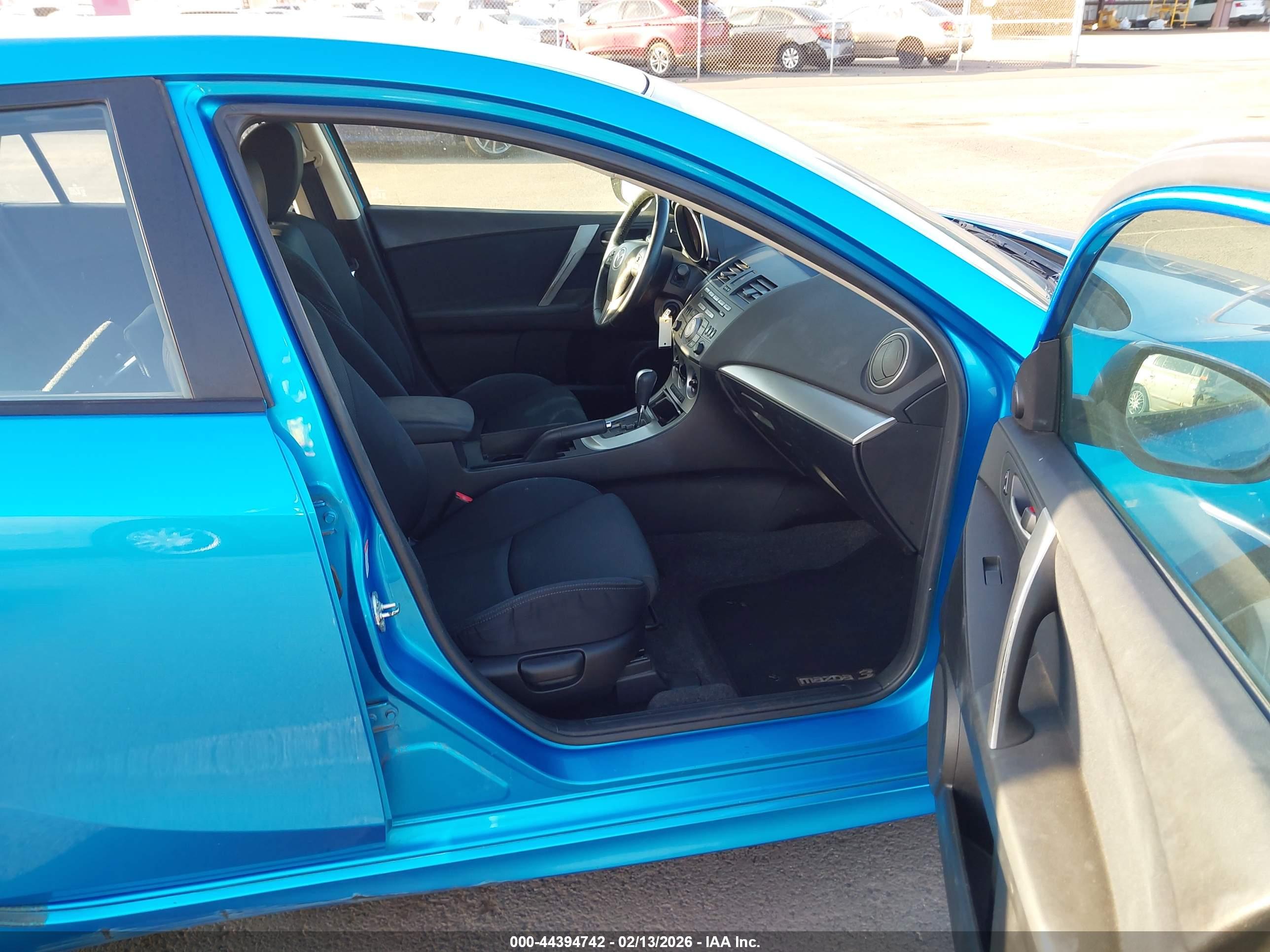 MAZDA MAZDA3 image 5