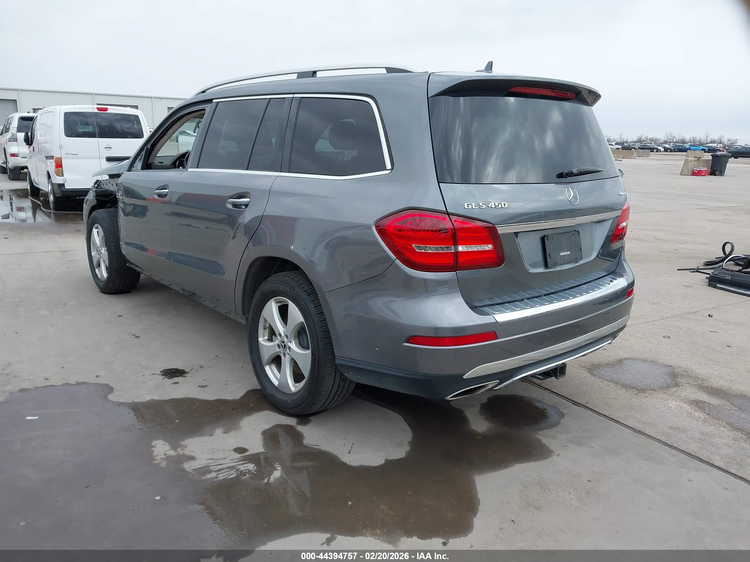 MERCEDES-BENZ GLS image 3