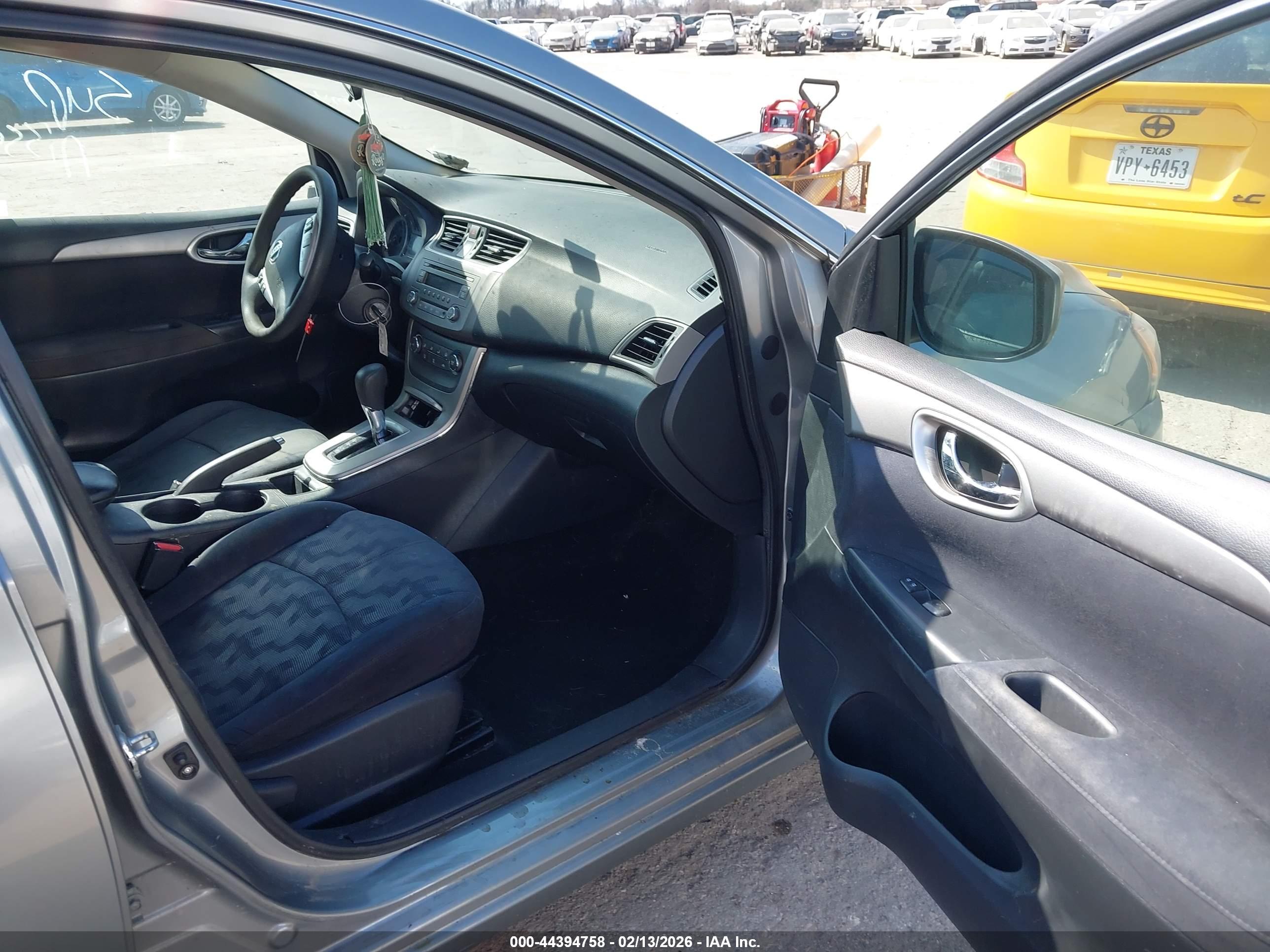 NISSAN SENTRA image 5