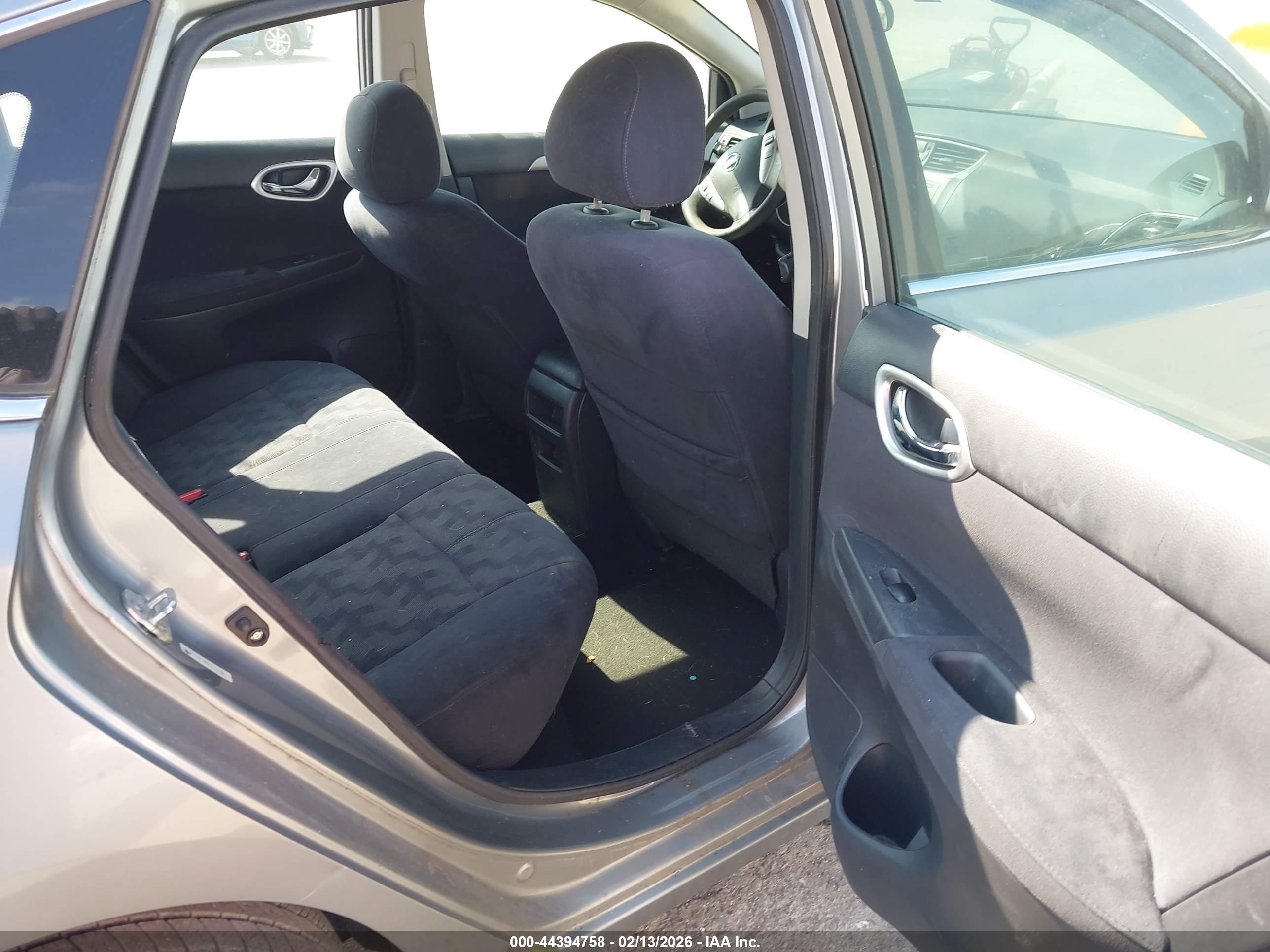NISSAN SENTRA image 8