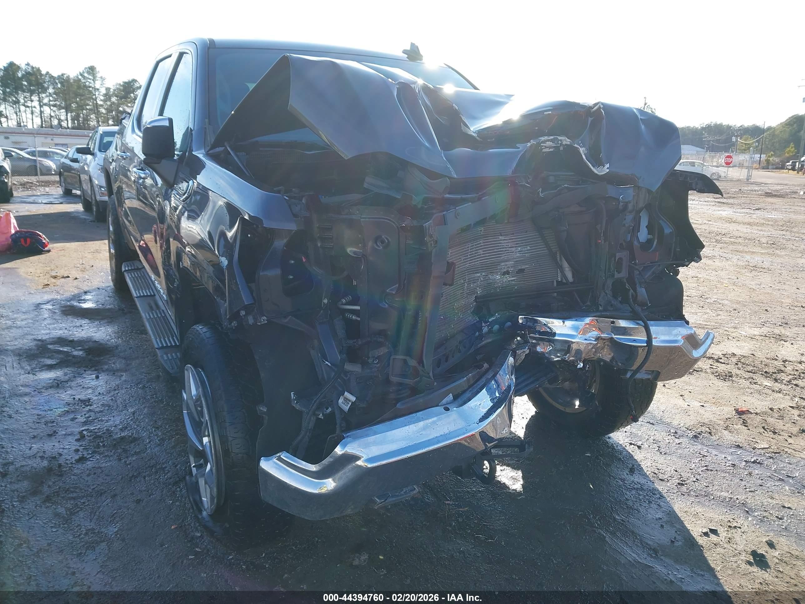 GMC SIERRA image 6