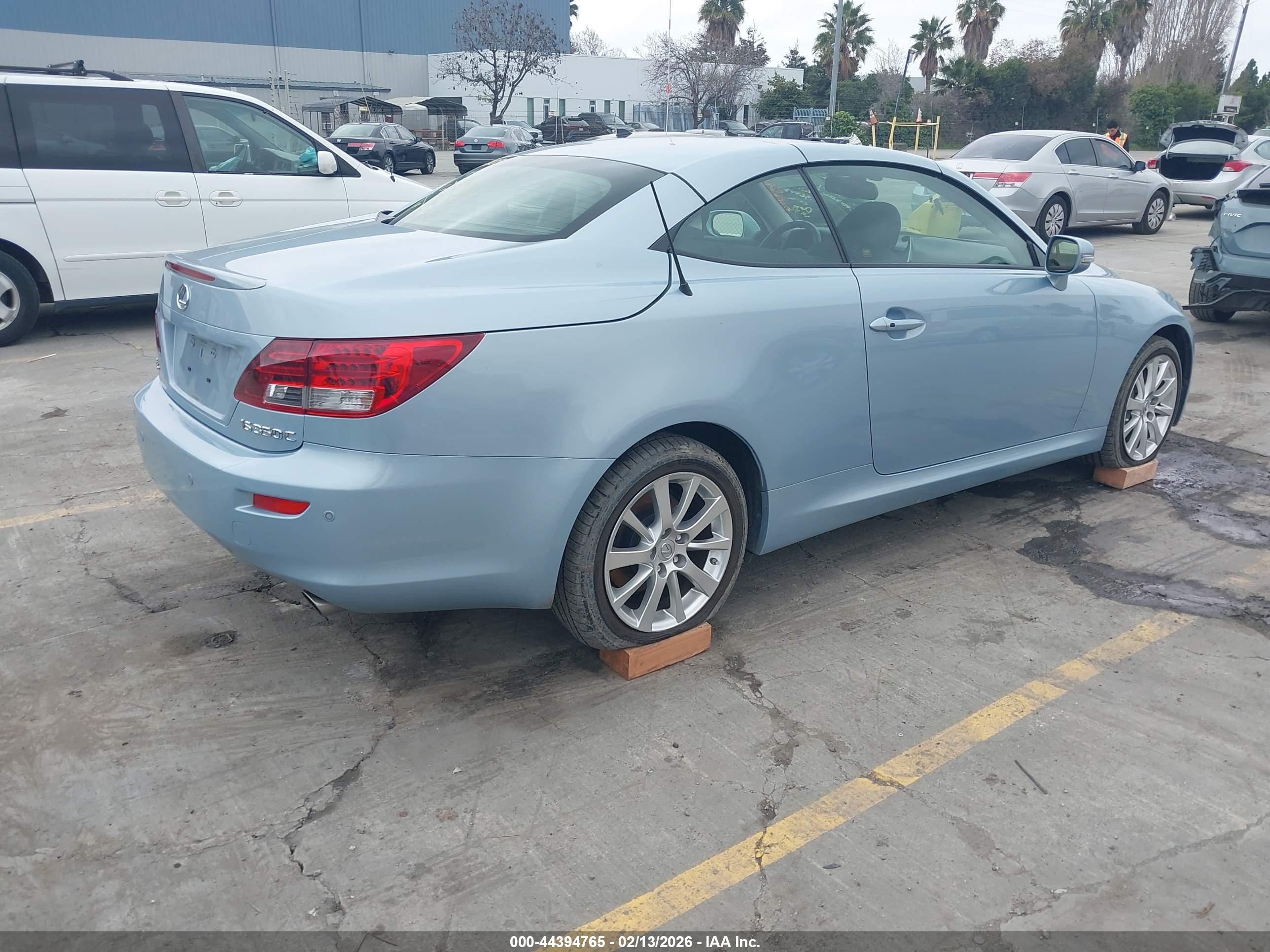 LEXUS IS image 4