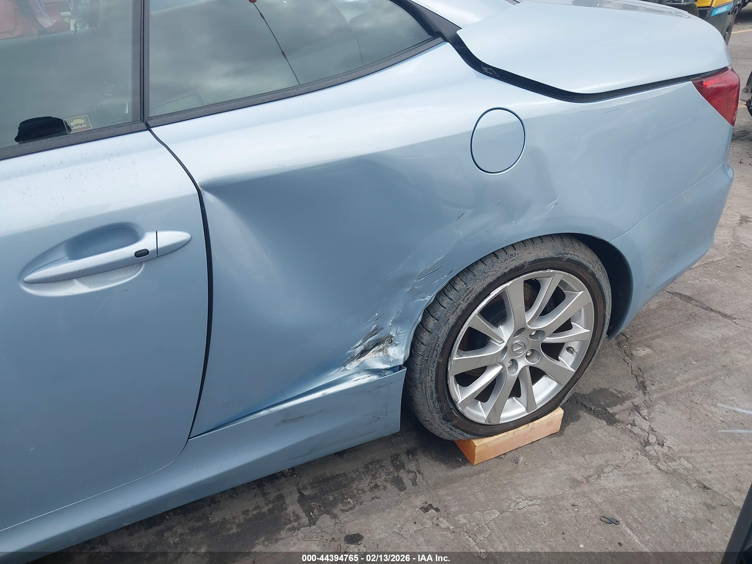 LEXUS IS image 6