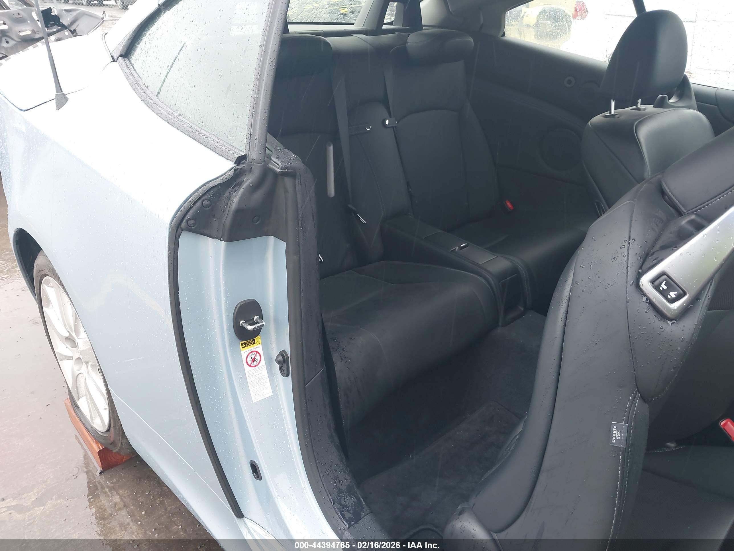 LEXUS IS image 8