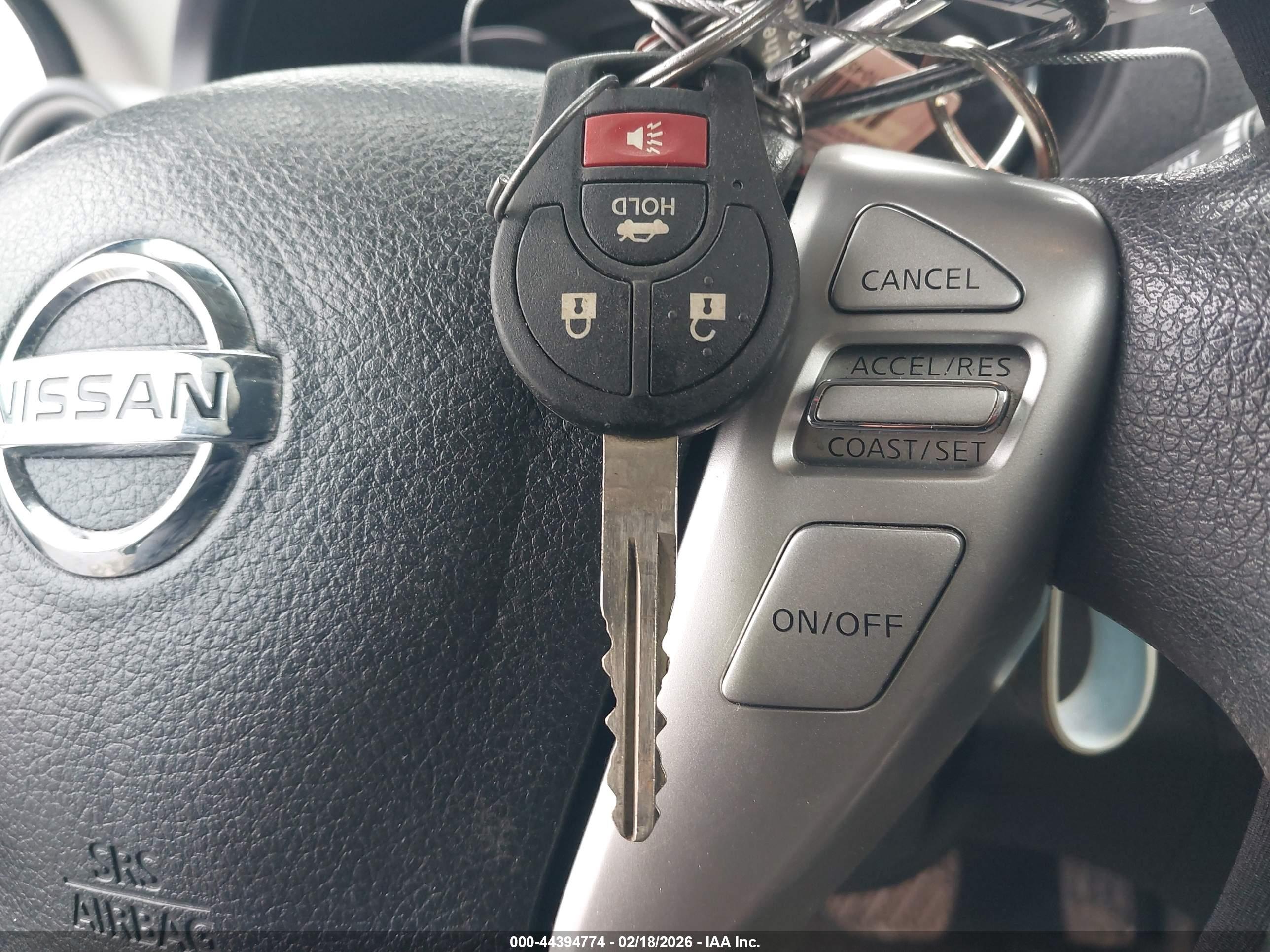 NISSAN VERSA image 11
