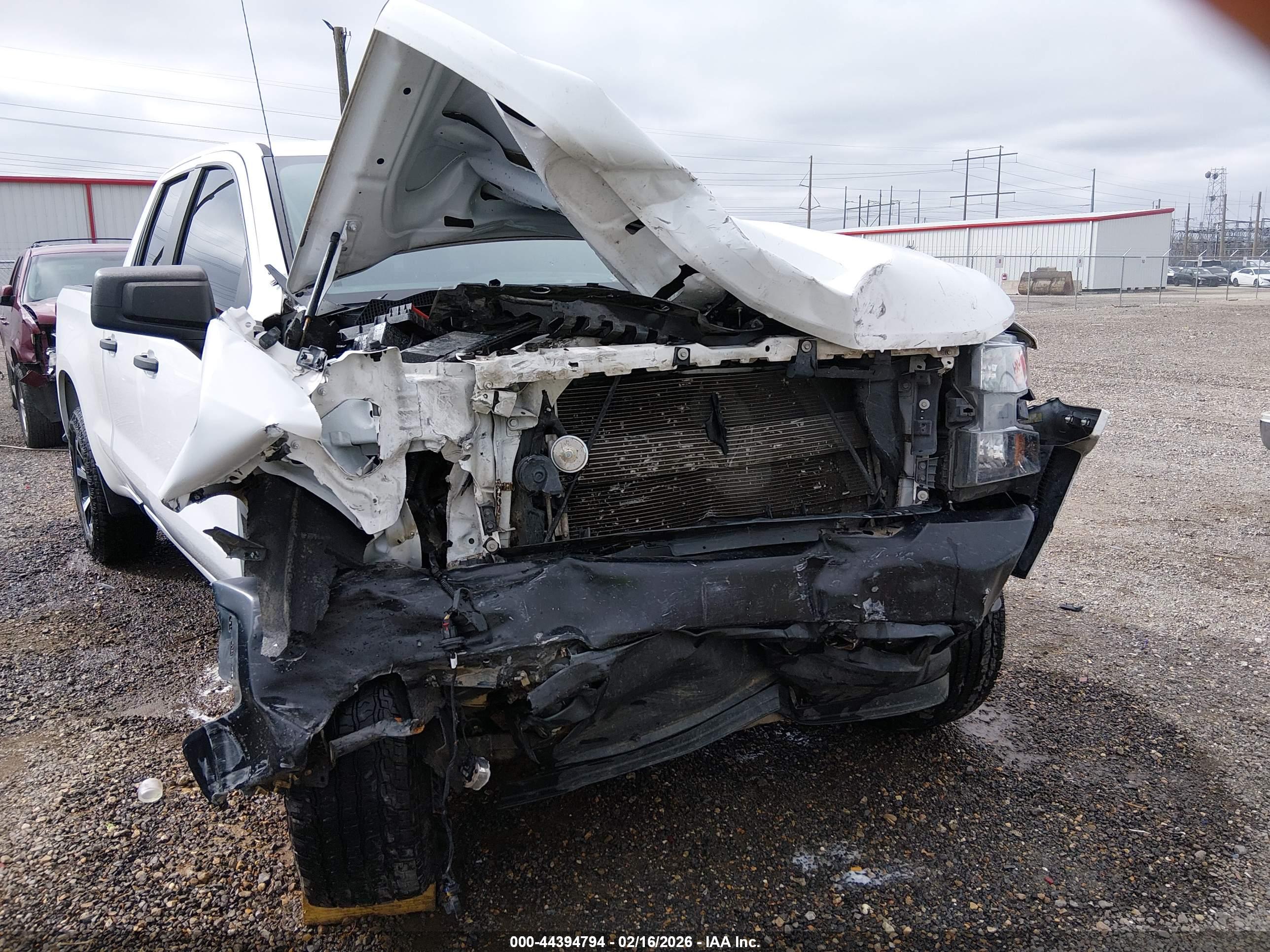 CHEVROLET SILVERADO image 6