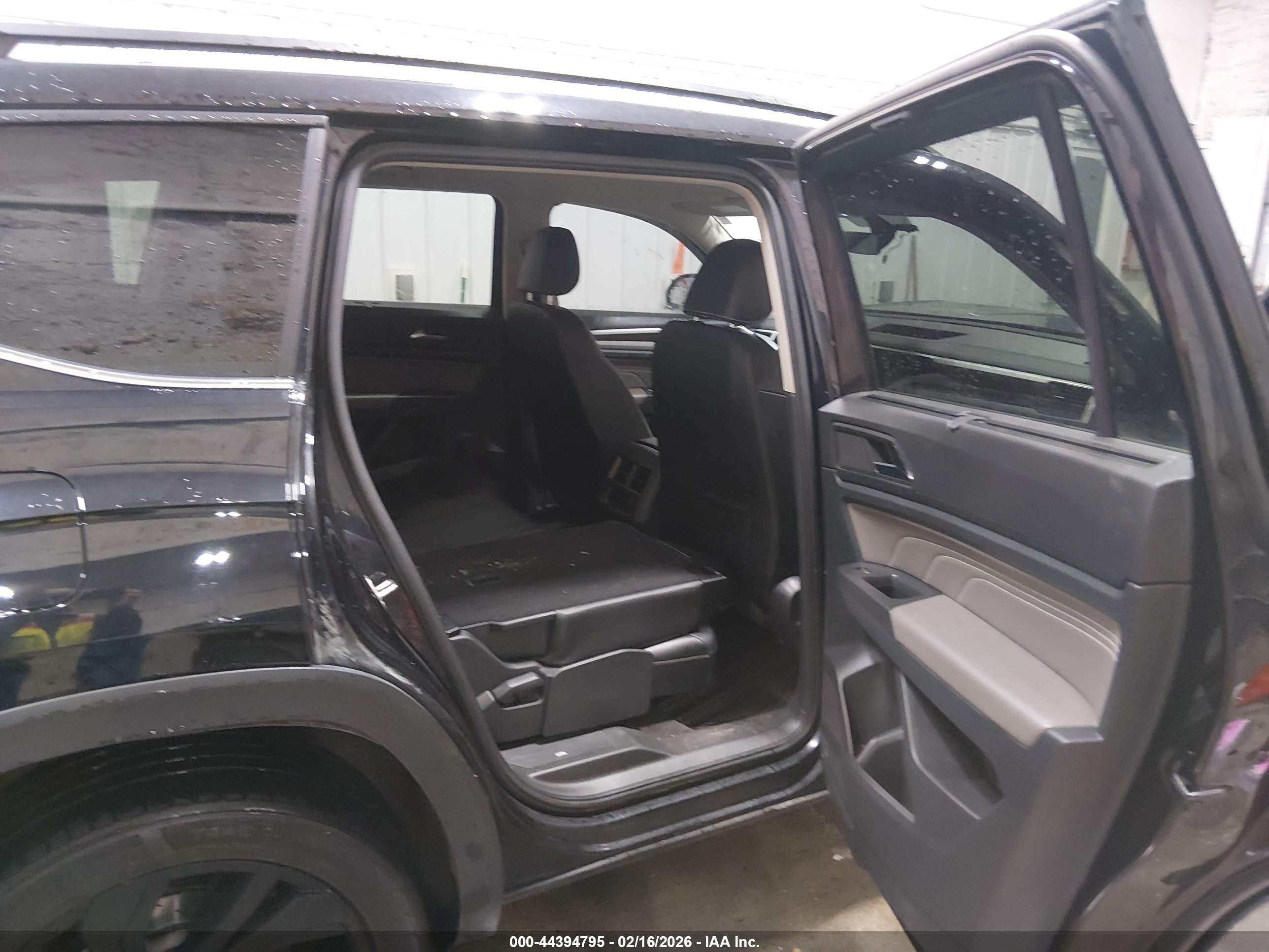 VOLKSWAGEN ATLAS image 8
