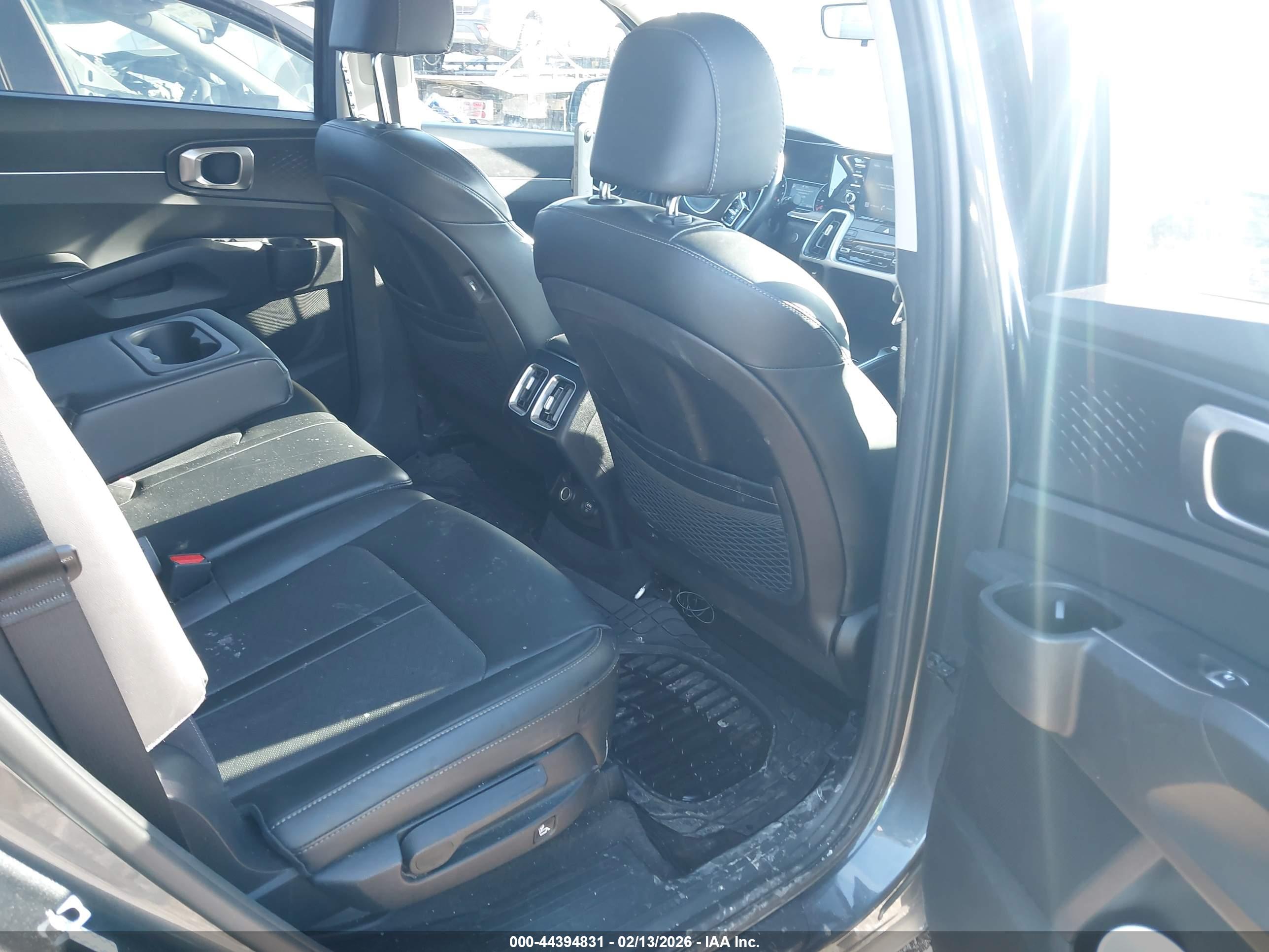 KIA SORENTO image 8