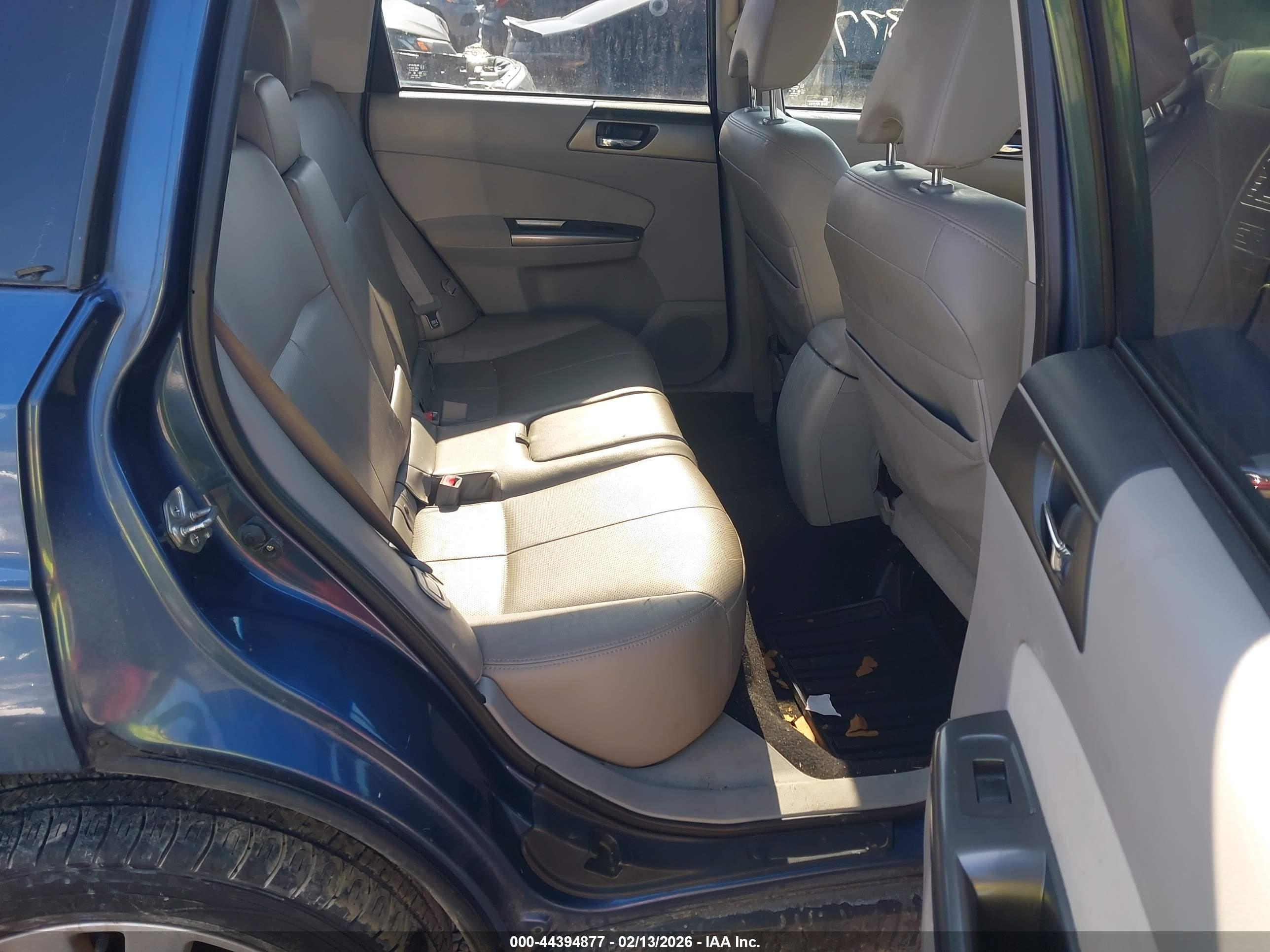 SUBARU FORESTER image 8
