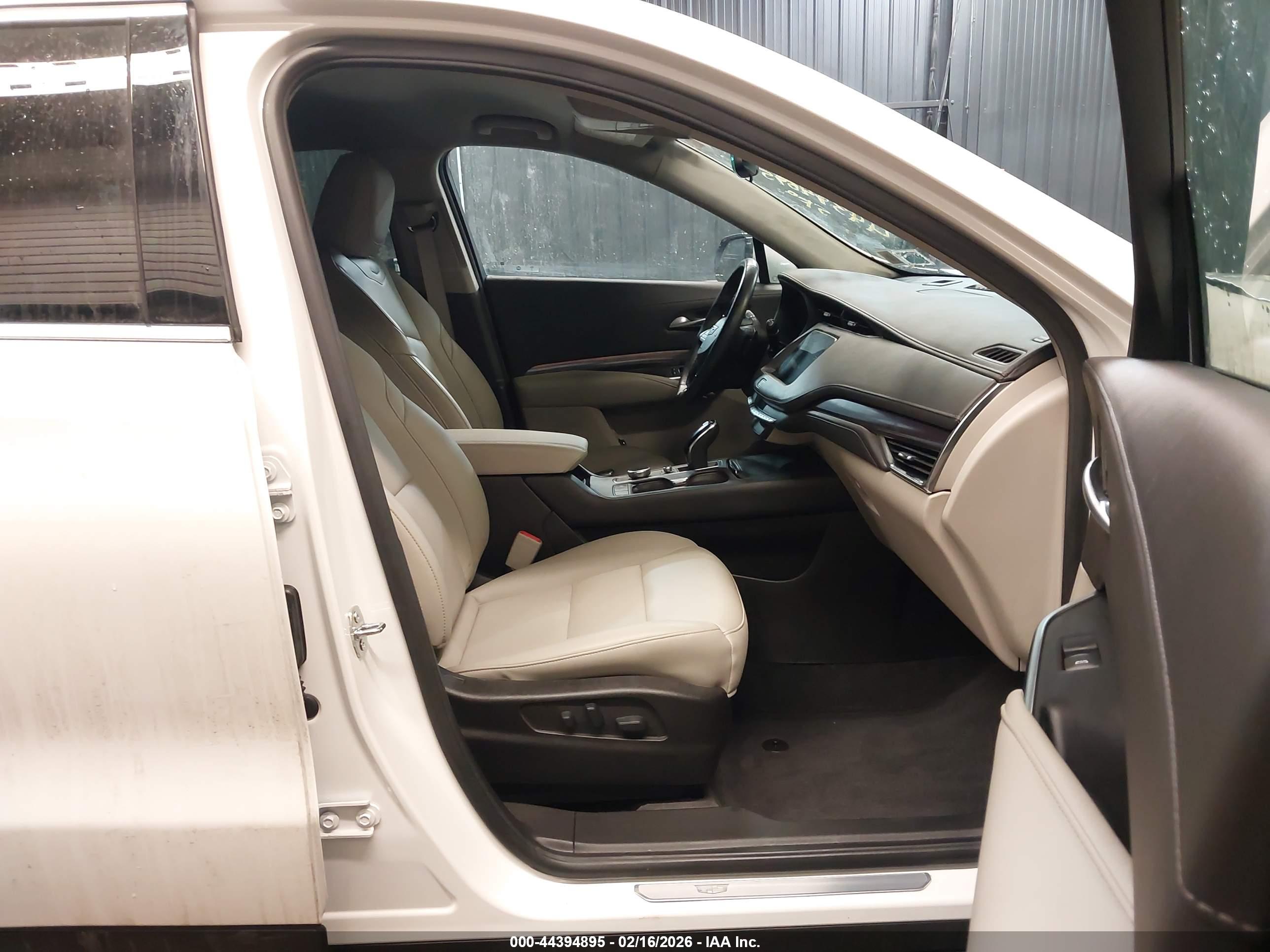 CADILLAC XT4 image 5