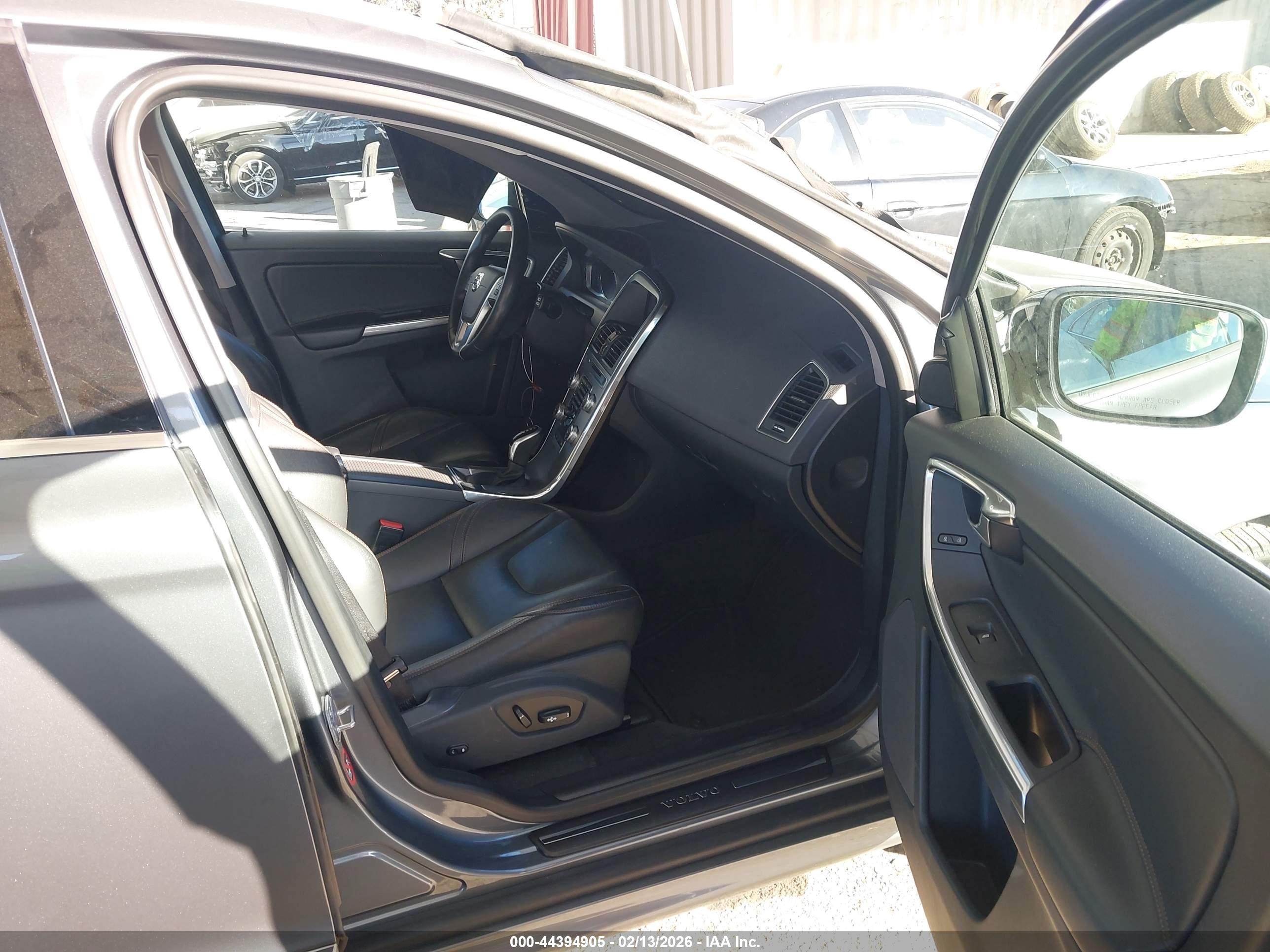 VOLVO XC60 image 5