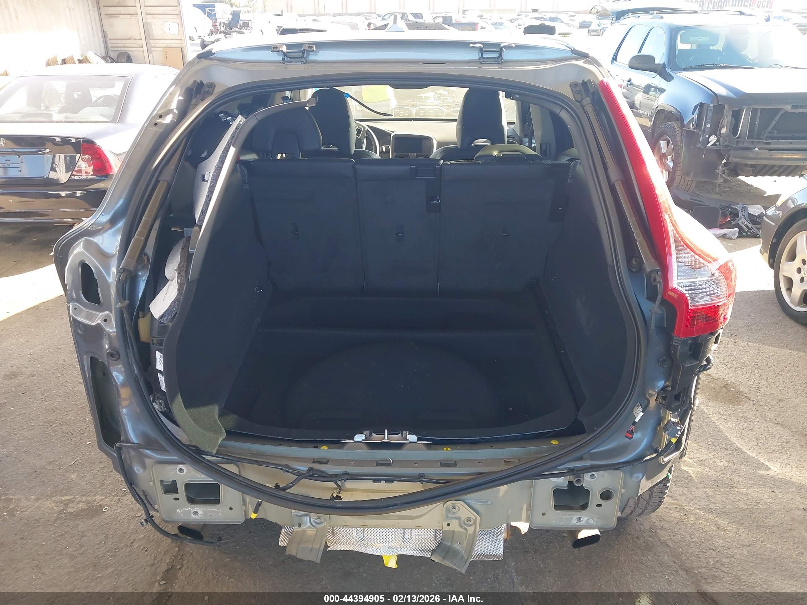 VOLVO XC60 image 6