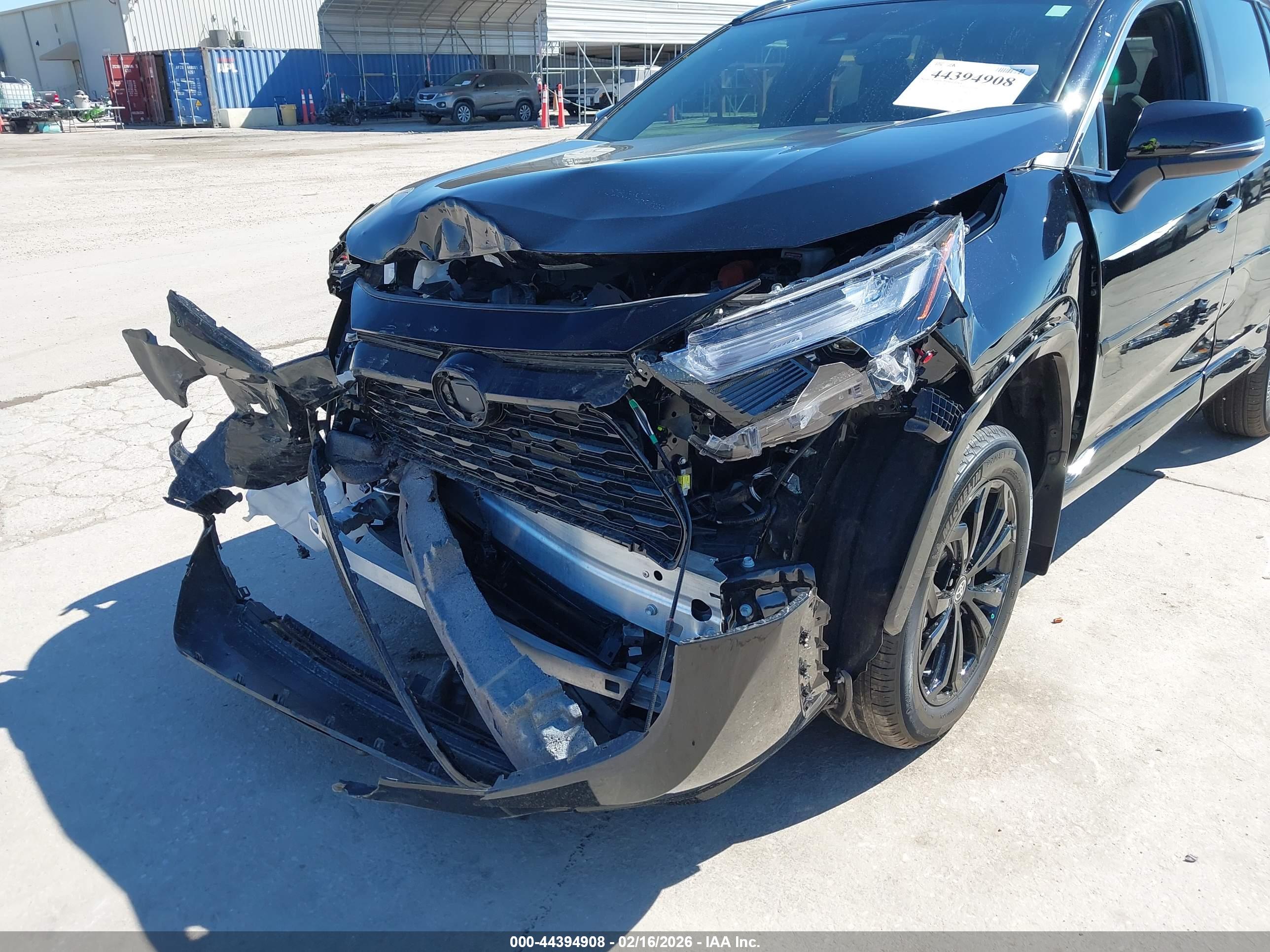 TOYOTA RAV4 image 6