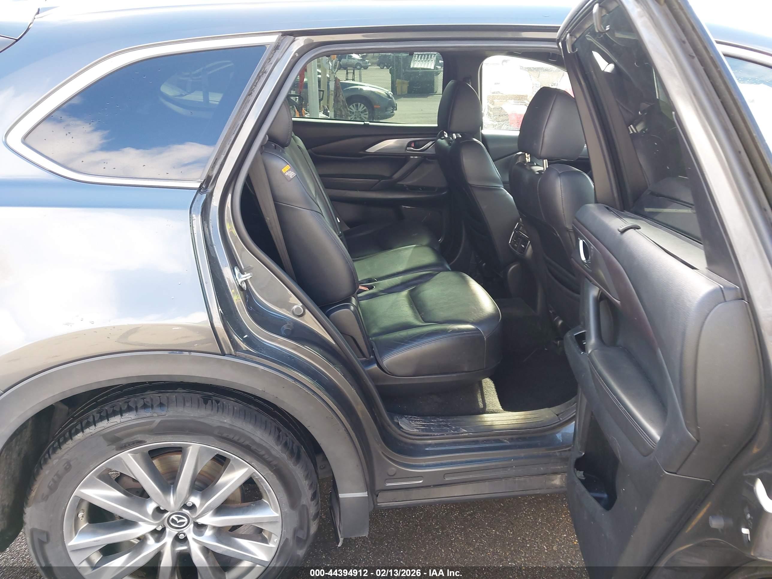 MAZDA CX-9 image 8
