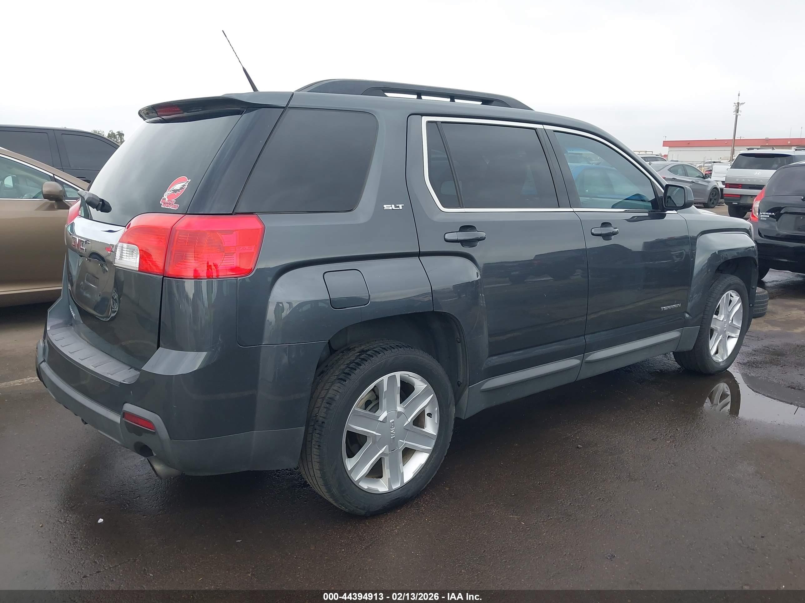 GMC TERRAIN image 4