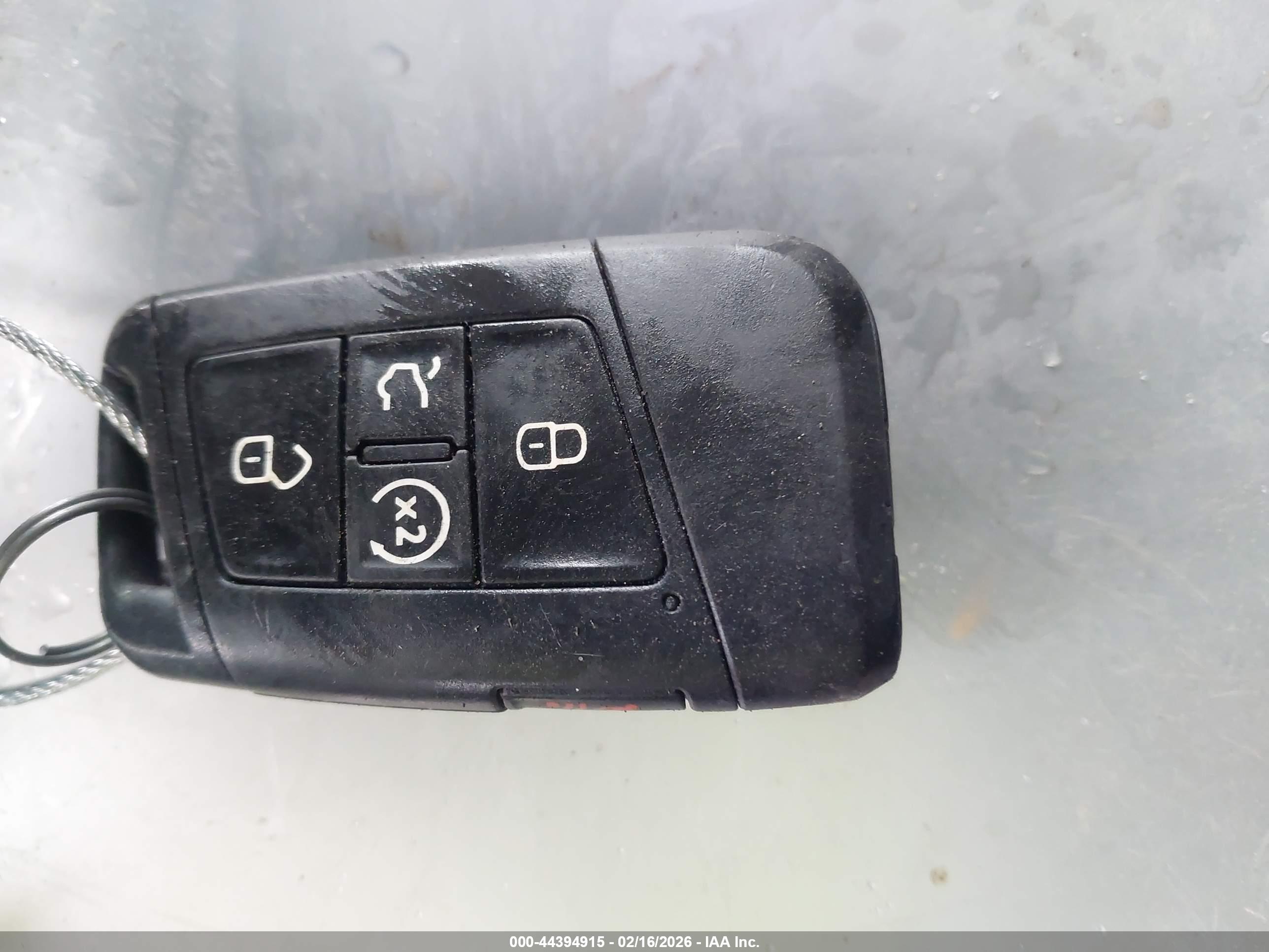 VOLKSWAGEN TIGUAN image 11