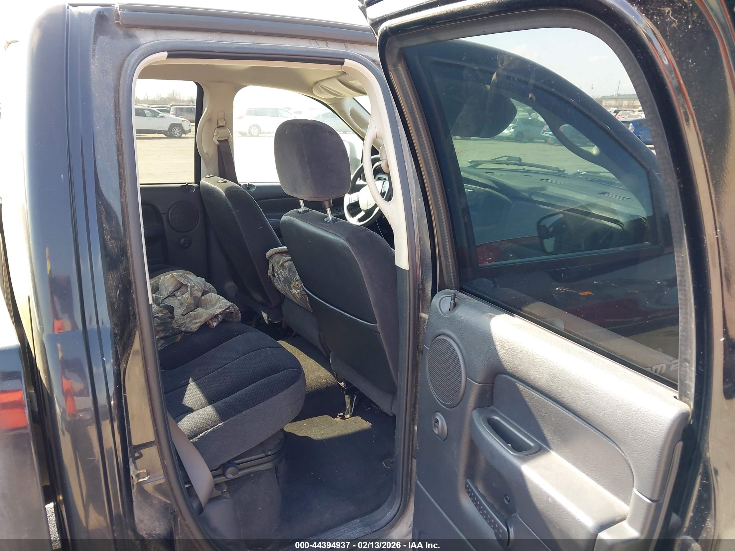 DODGE RAM image 8