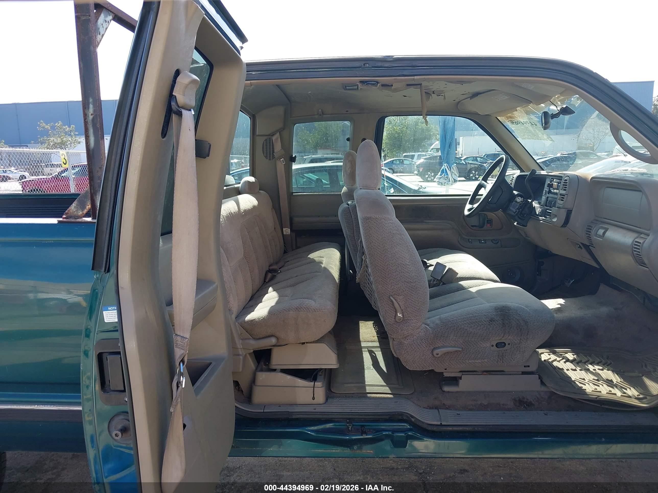GMC SIERRA image 8