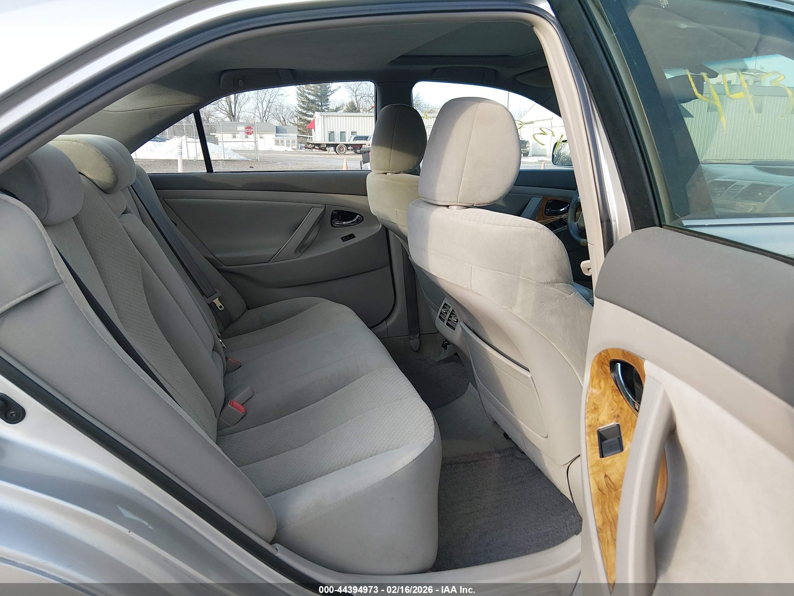 TOYOTA CAMRY image 8
