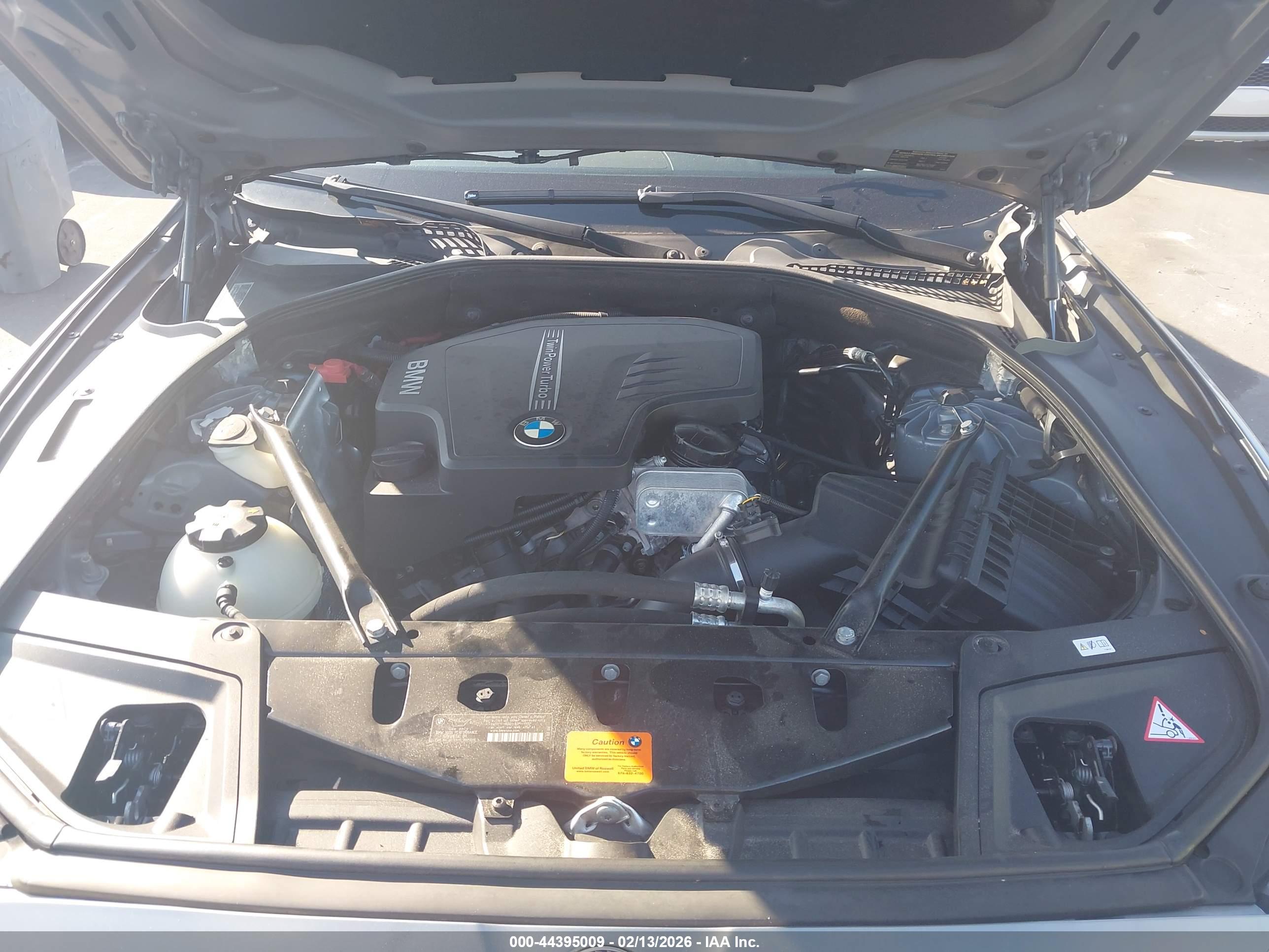 BMW 528I image 10