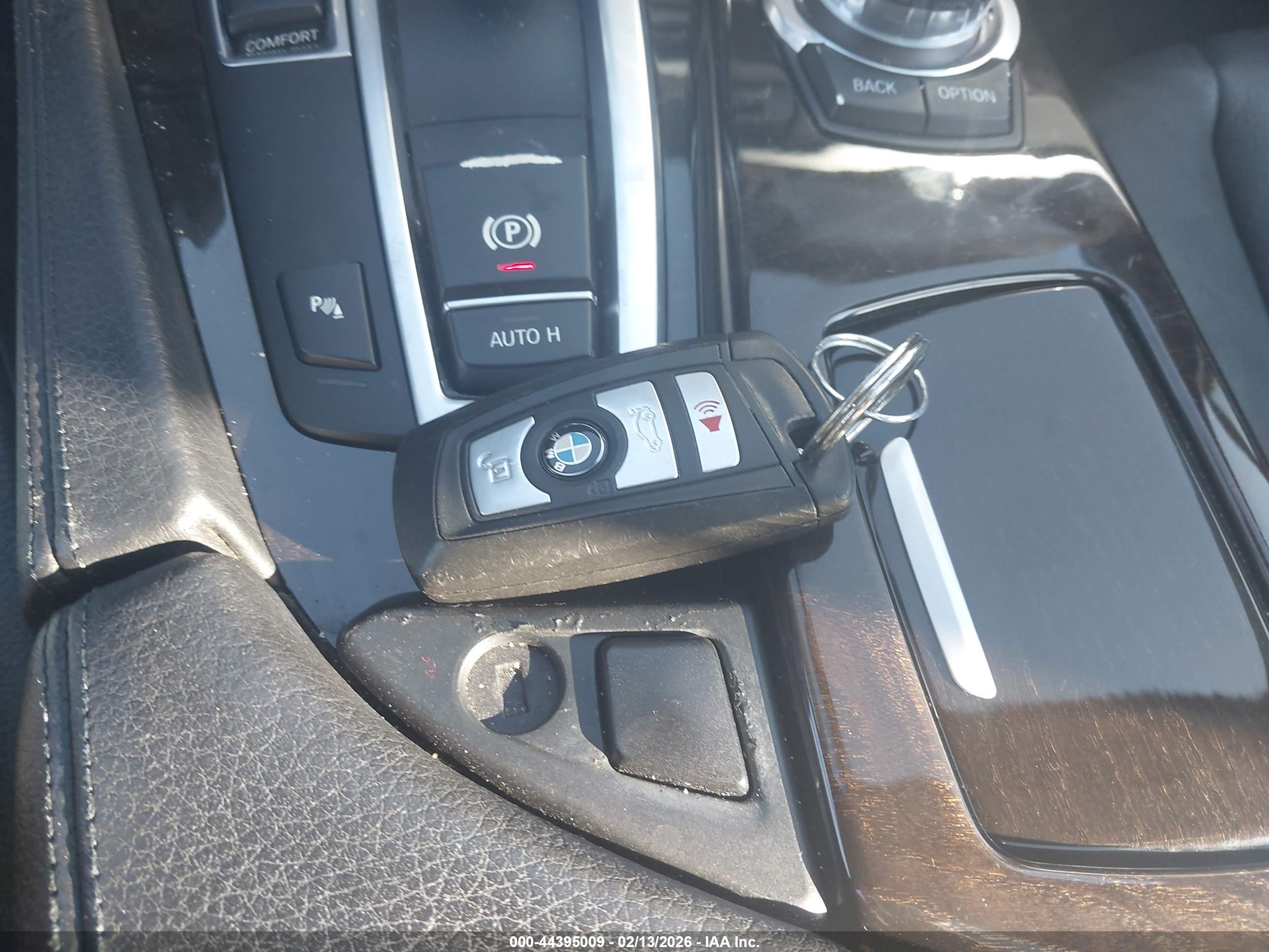 BMW 528I image 11
