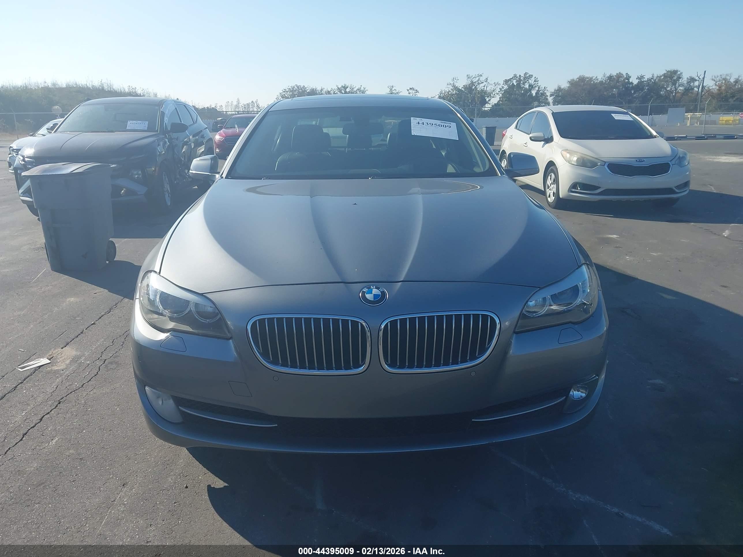 BMW 528I image 6