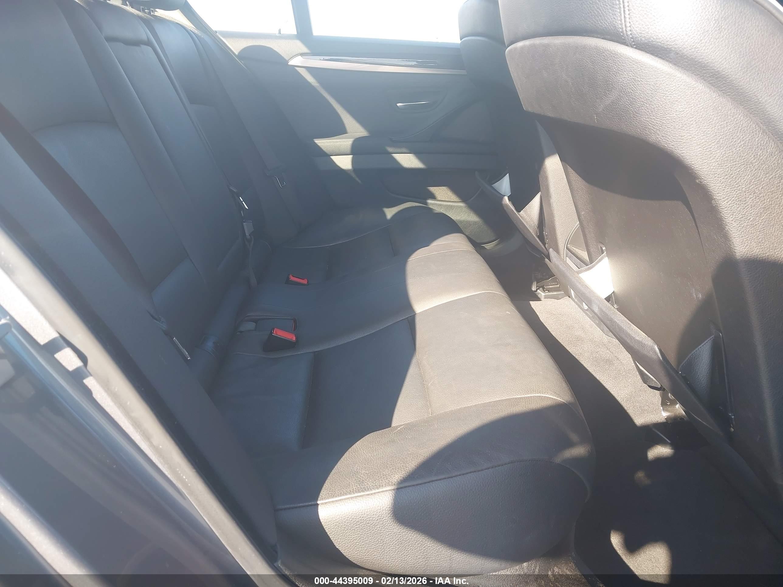 BMW 528I image 8