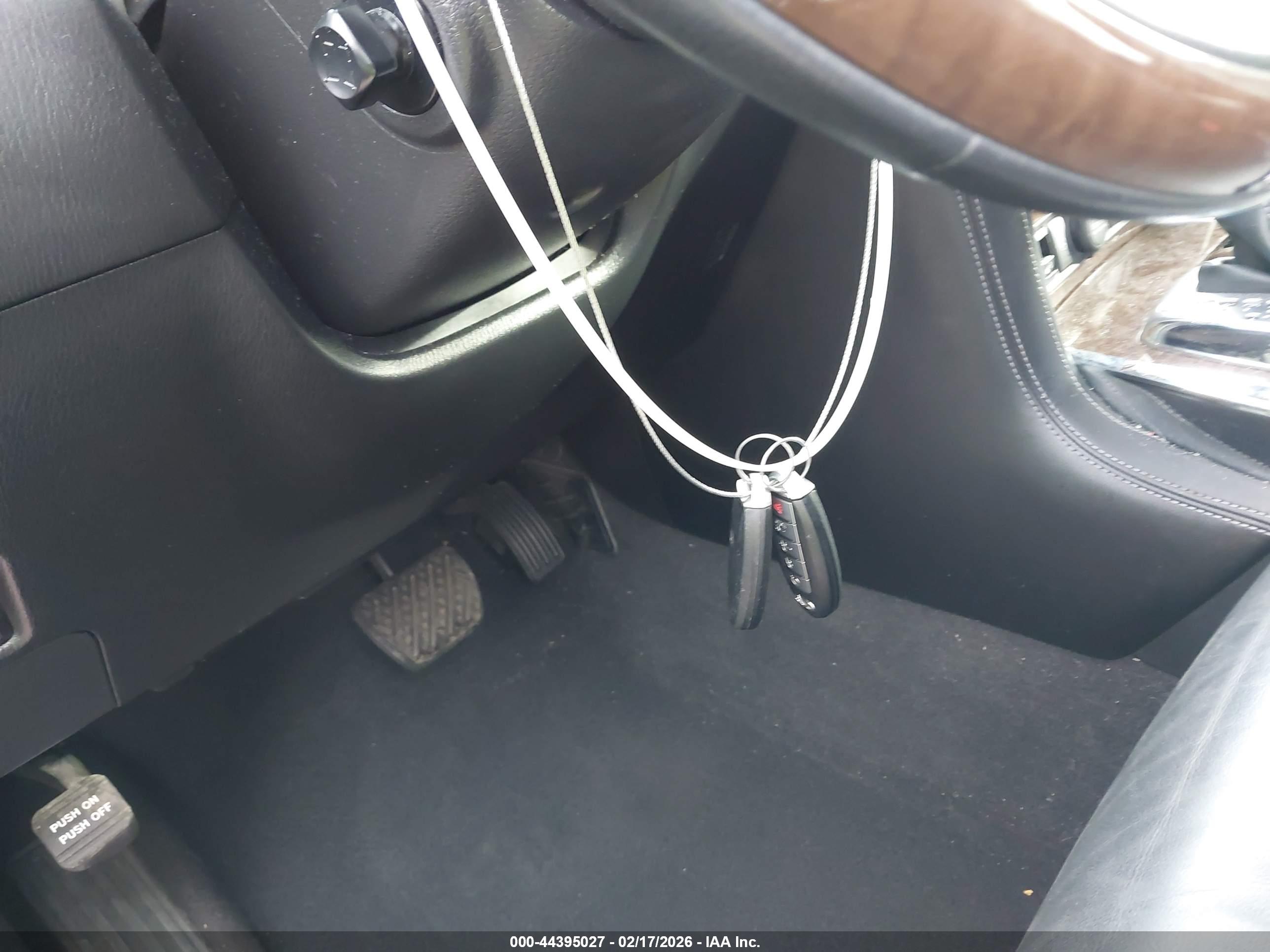 INFINITI QX80 image 11