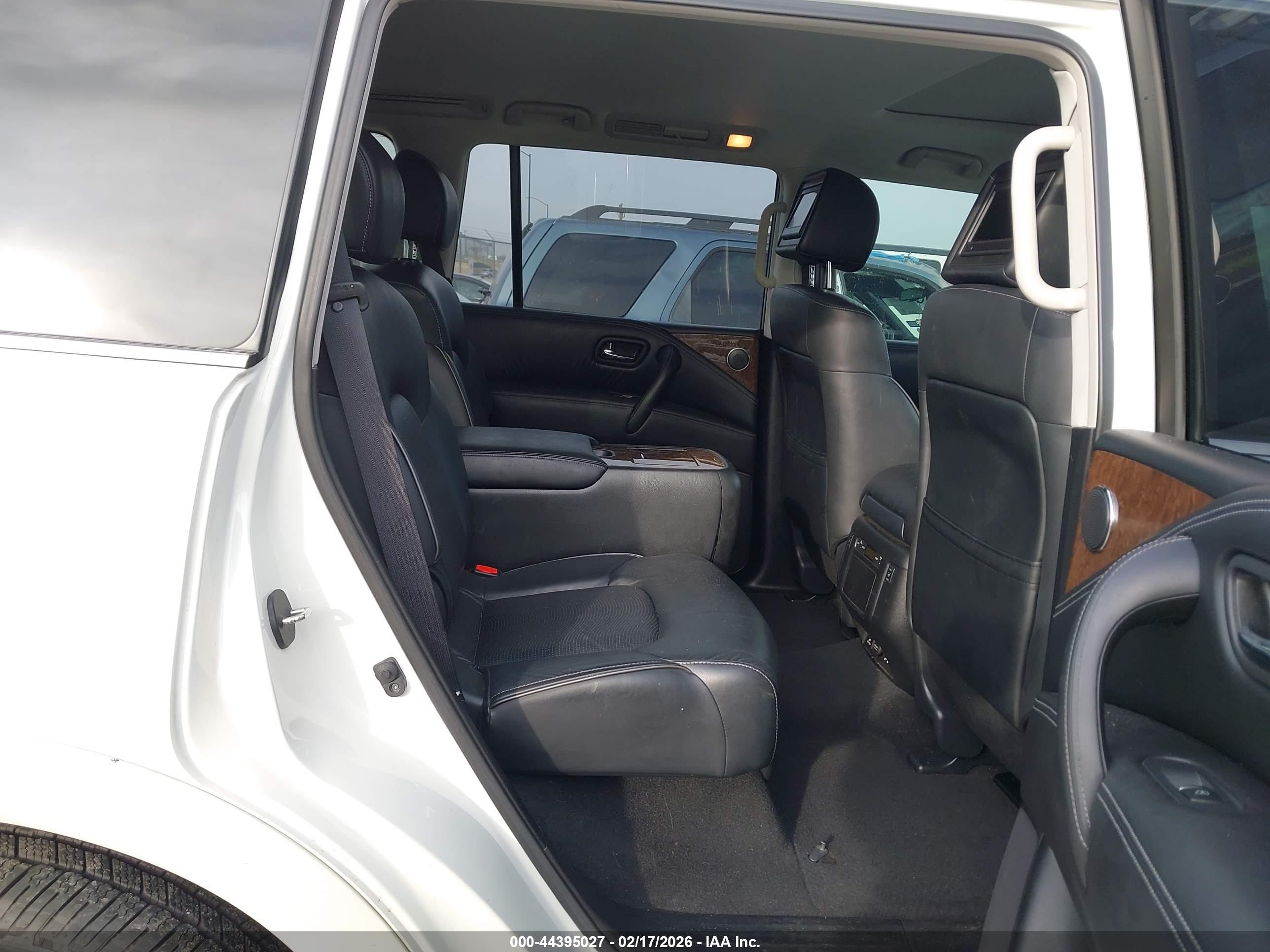 INFINITI QX80 image 8