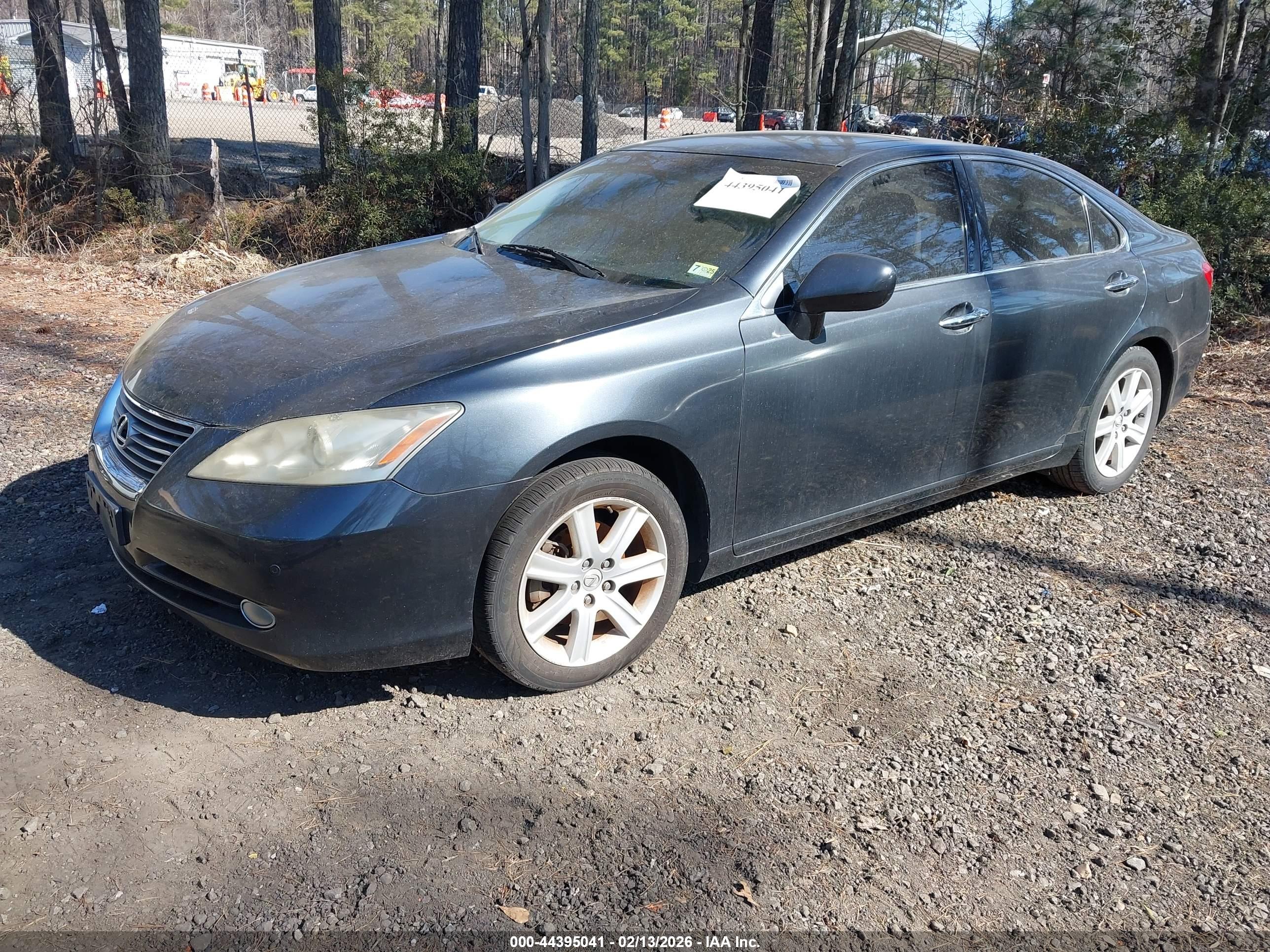 LEXUS ES image 2