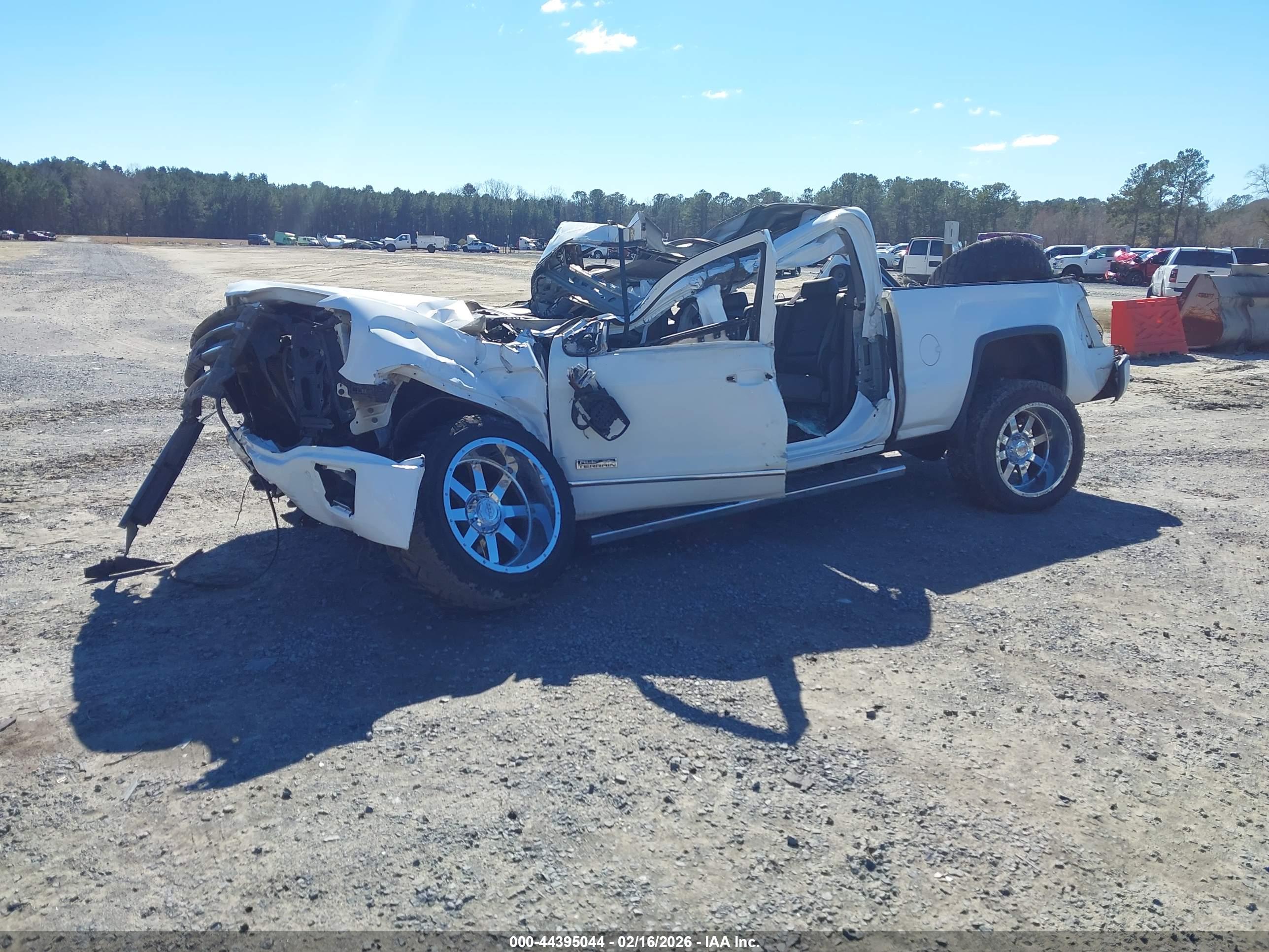 GMC SIERRA image 2