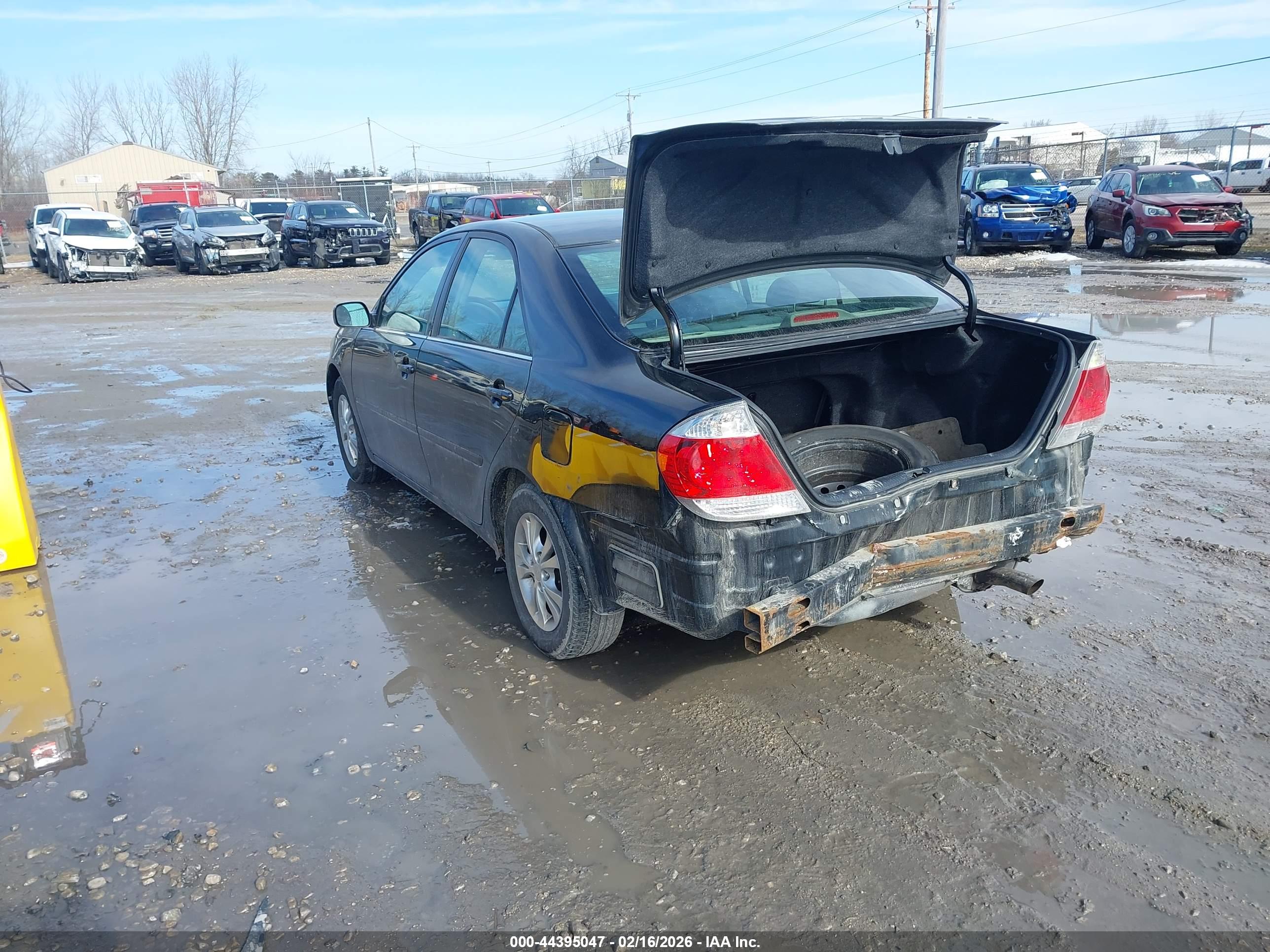 TOYOTA CAMRY image 3