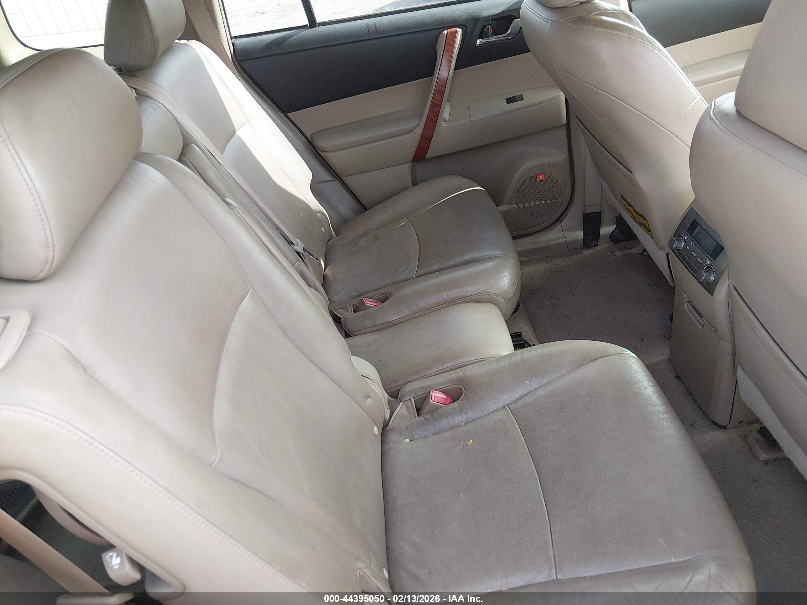 TOYOTA HIGHLANDER image 8