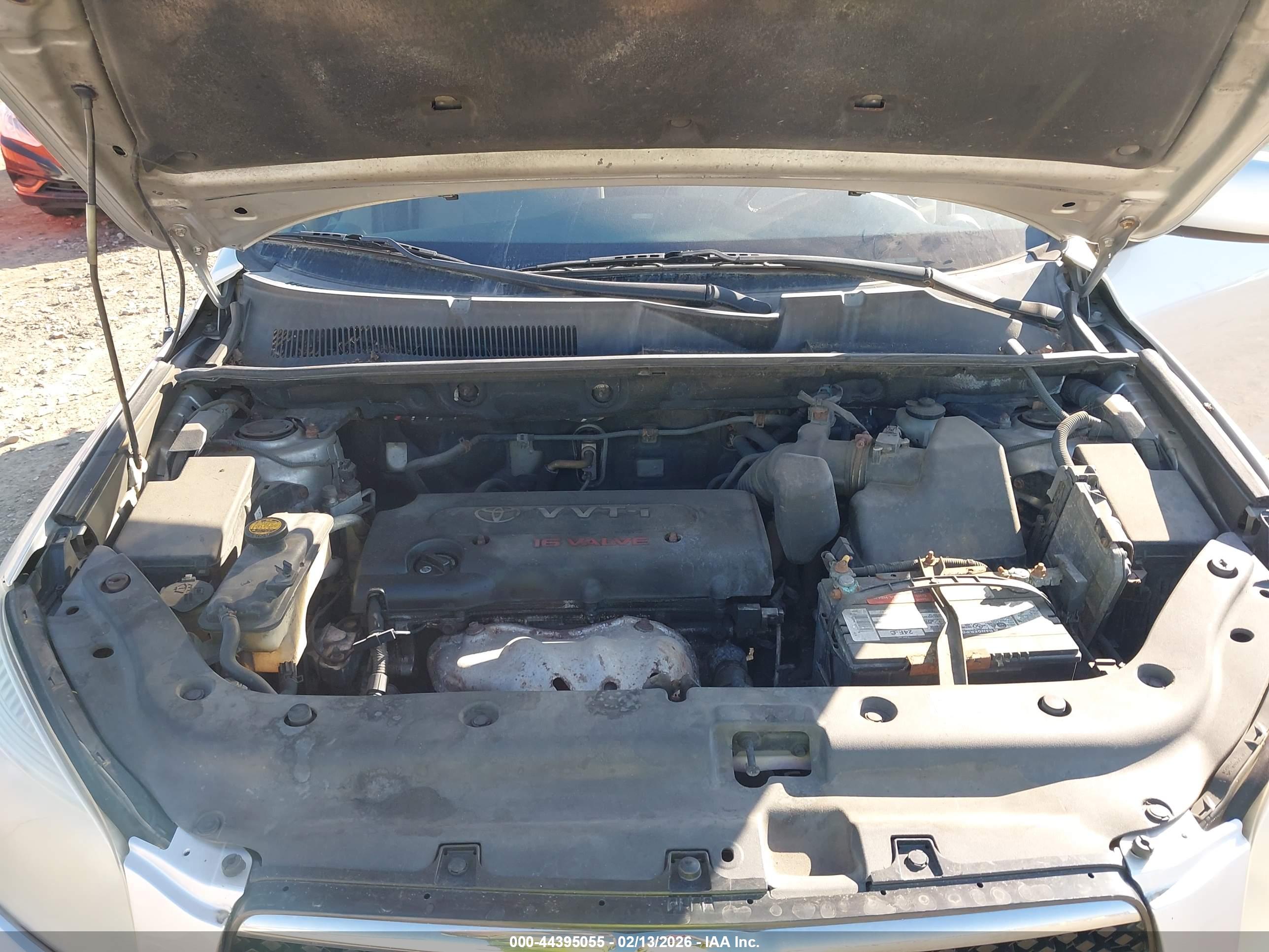 TOYOTA RAV4 image 10