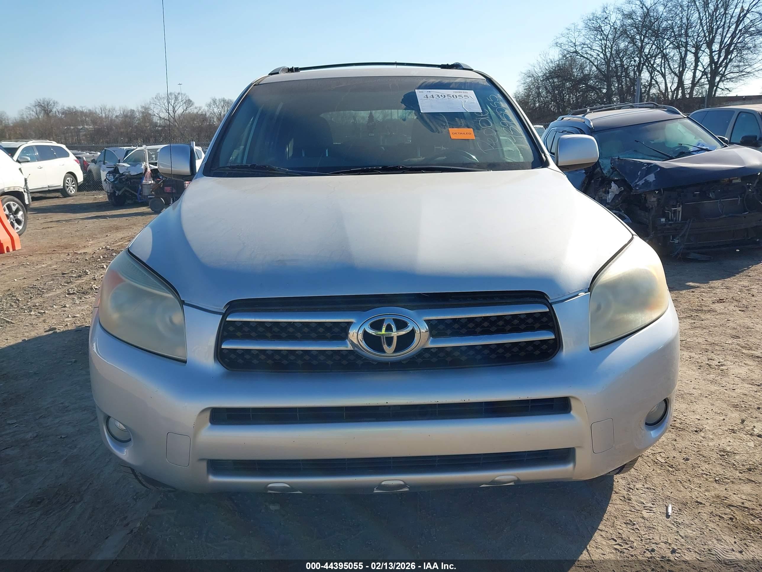 TOYOTA RAV4 image 6