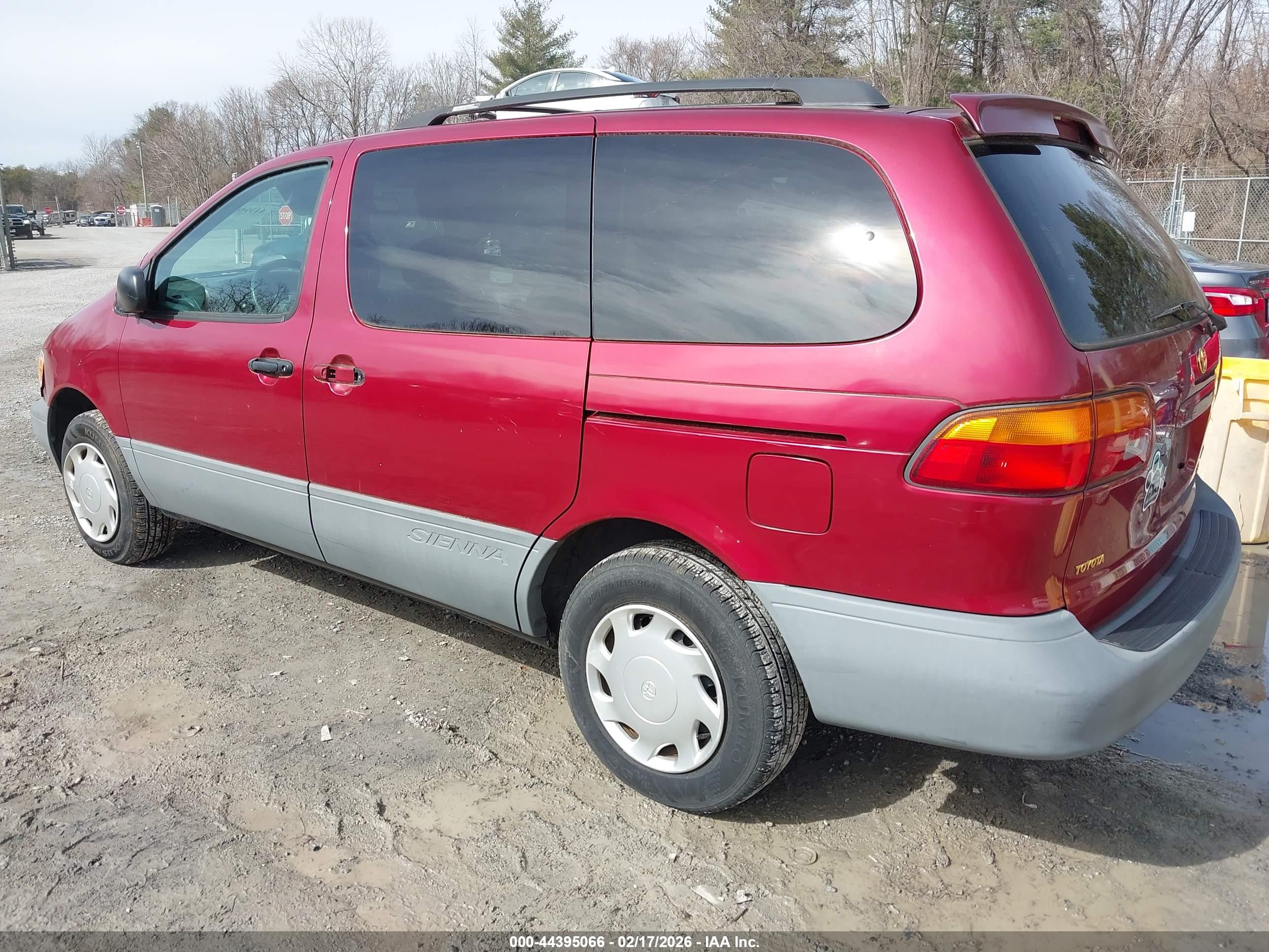 TOYOTA SIENNA image 3