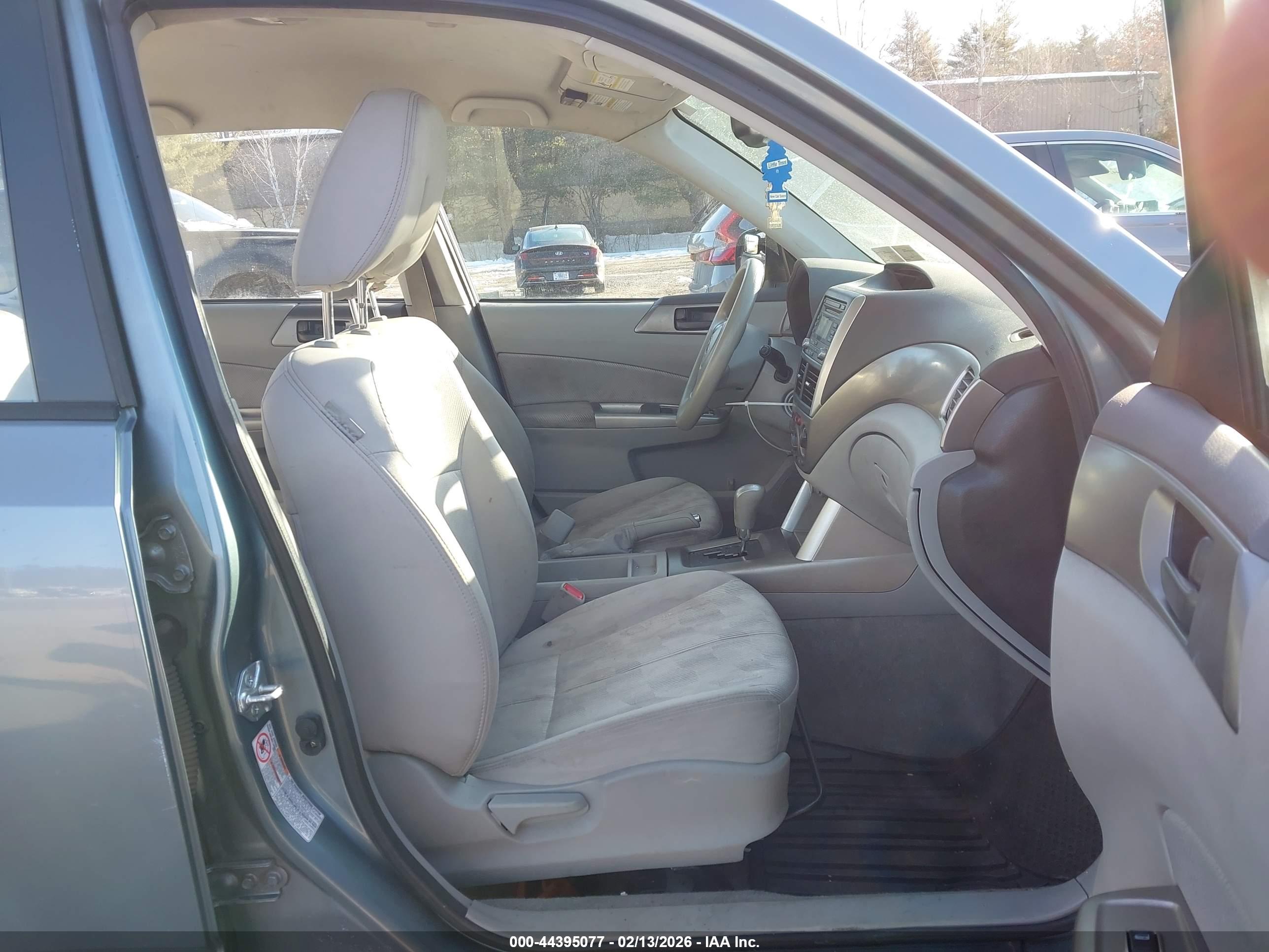 SUBARU FORESTER image 5