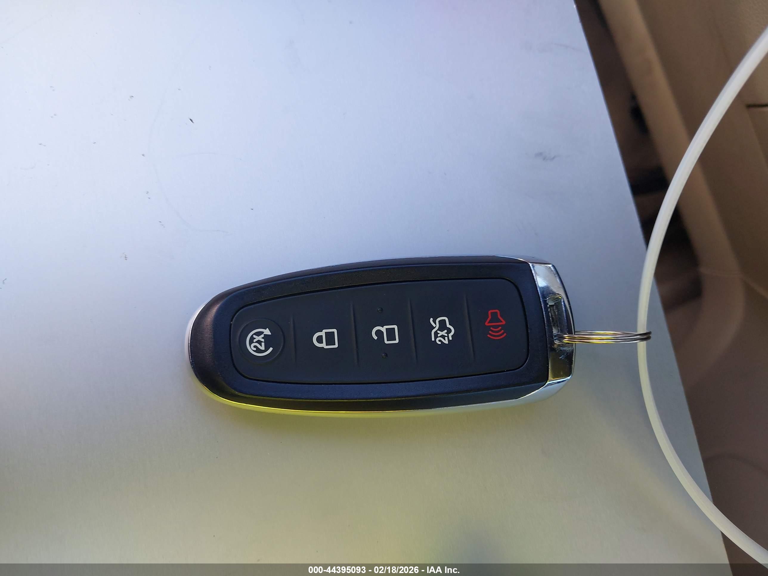 FORD C-MAX image 11